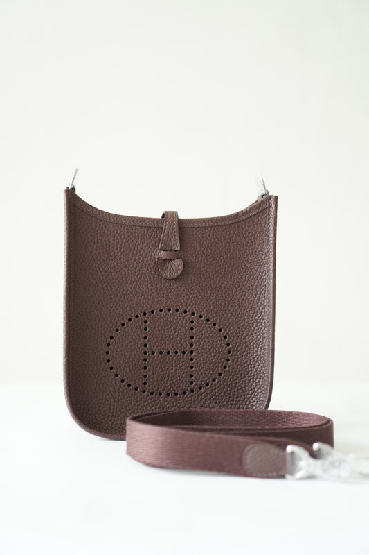 Evelyne TPM (Mini 16) in Rouge Sellier