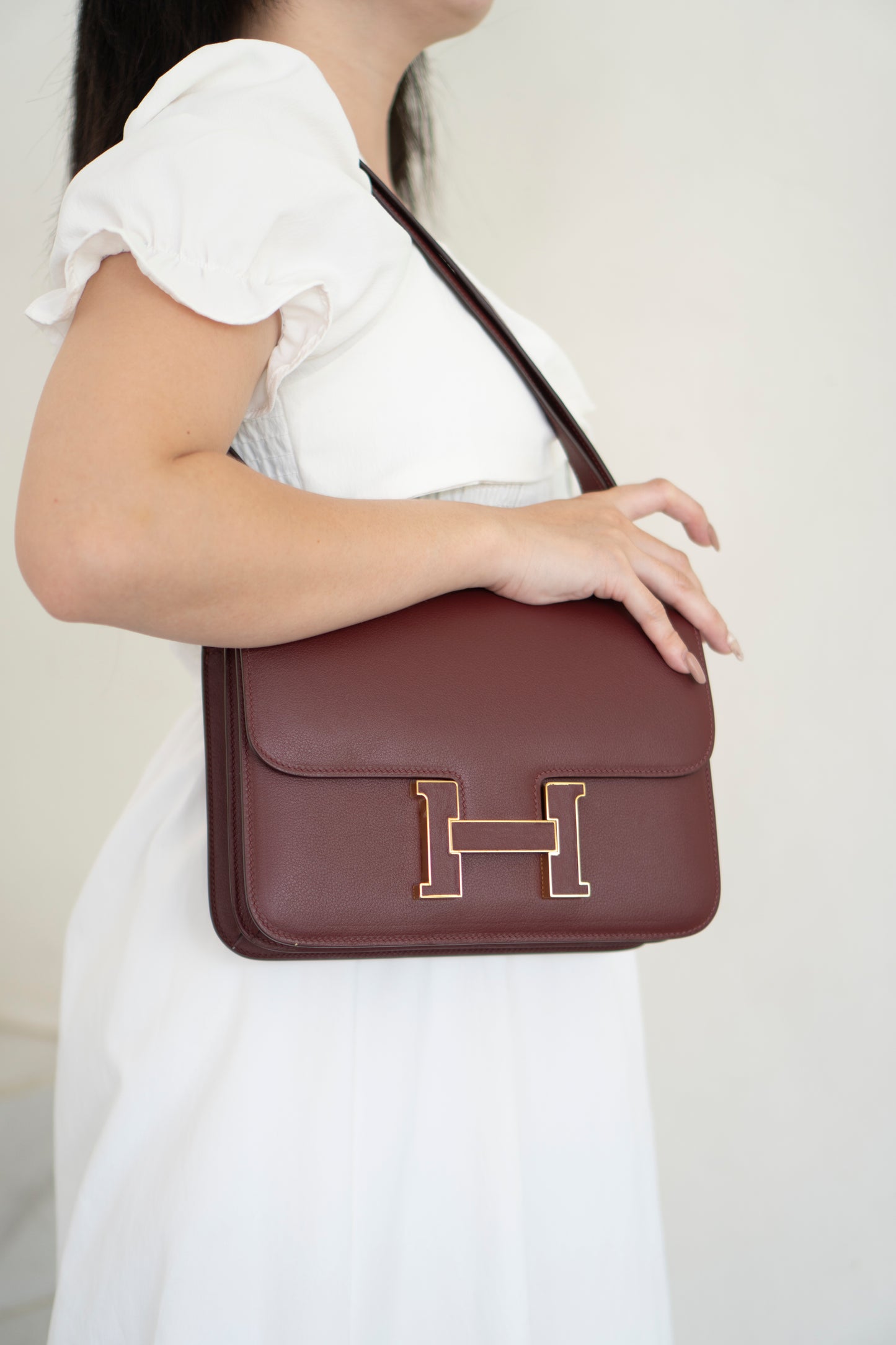 Constanc 24 – Rouge H Evercolor Leather with Gold Hardware (Leather-Covered H Clasp)