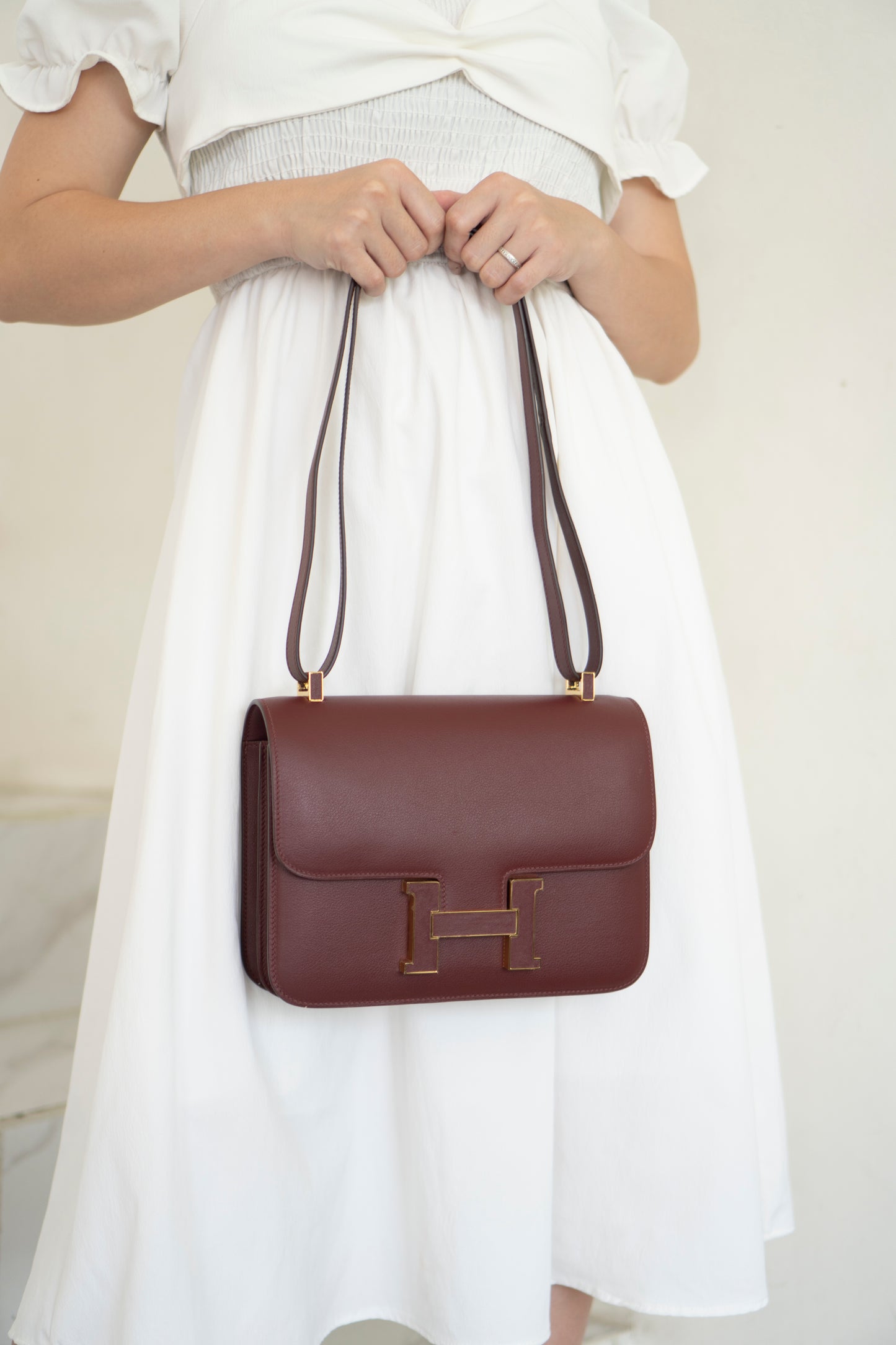 Constanc 24 – Rouge H Evercolor Leather with Gold Hardware (Leather-Covered H Clasp)