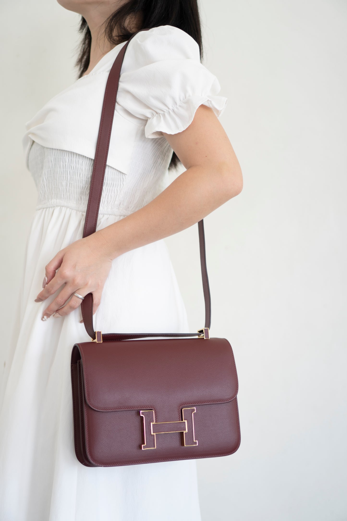 Constanc 24 – Rouge H Evercolor Leather with Gold Hardware (Leather-Covered H Clasp)