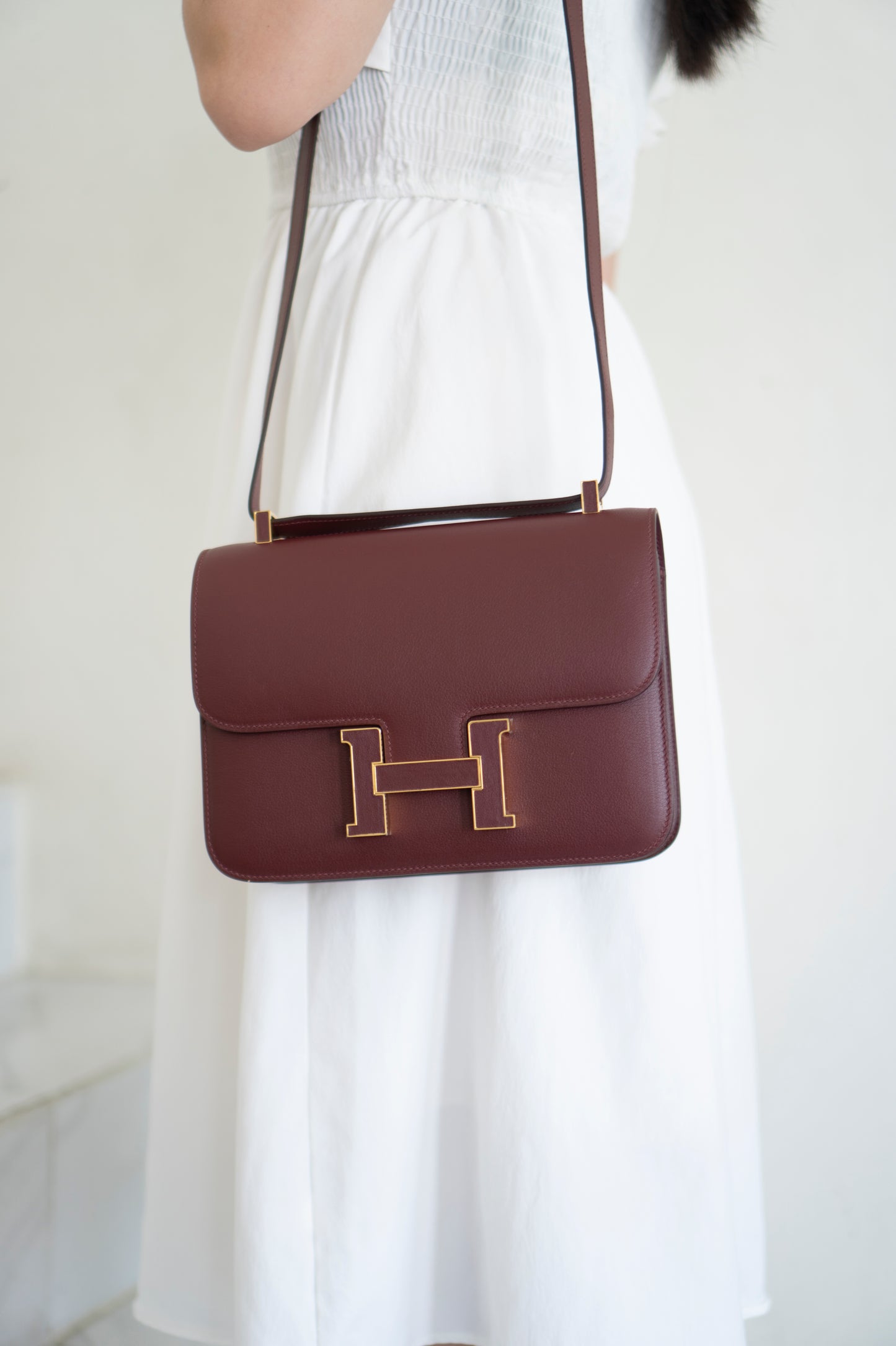 Constanc 24 – Rouge H Evercolor Leather with Gold Hardware (Leather-Covered H Clasp)