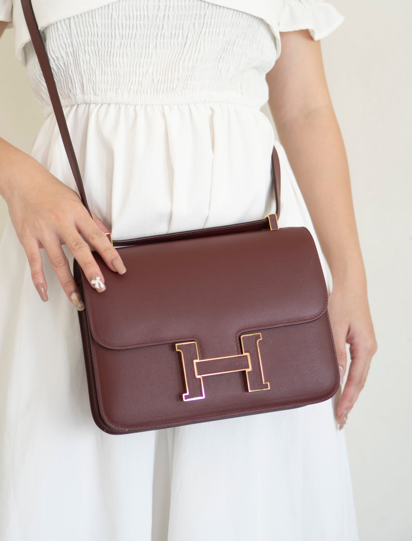 Constanc 24 – Rouge H Evercolor Leather with Gold Hardware (Leather-Covered H Clasp)