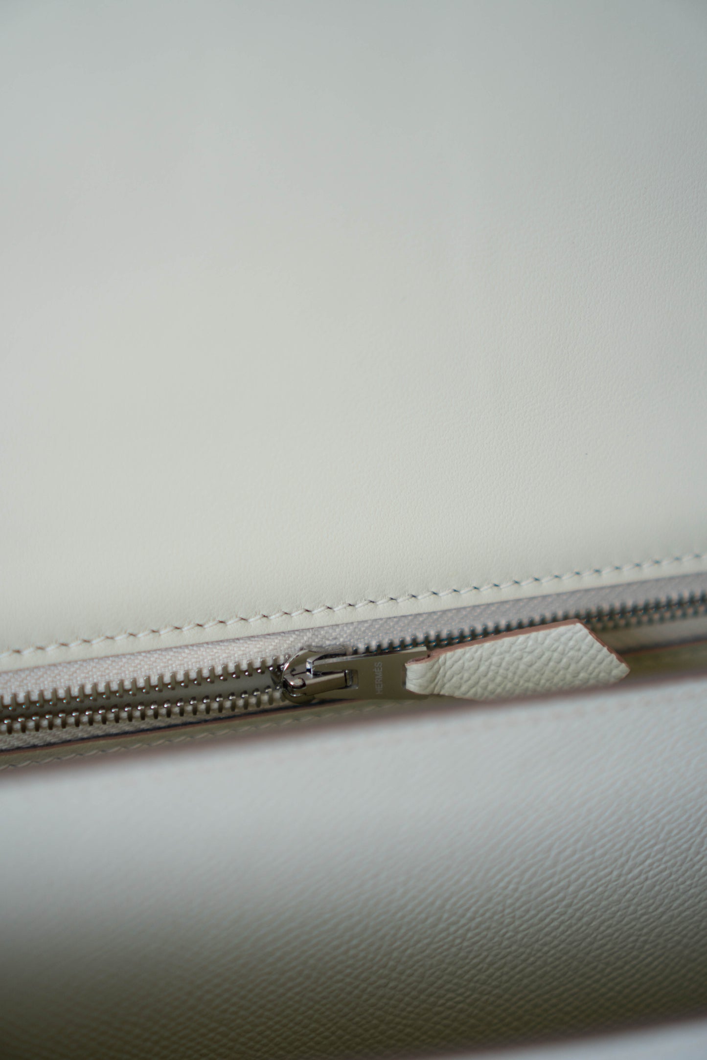 Constanc 23 – Craie Epsom Leather with Palladium Hardware