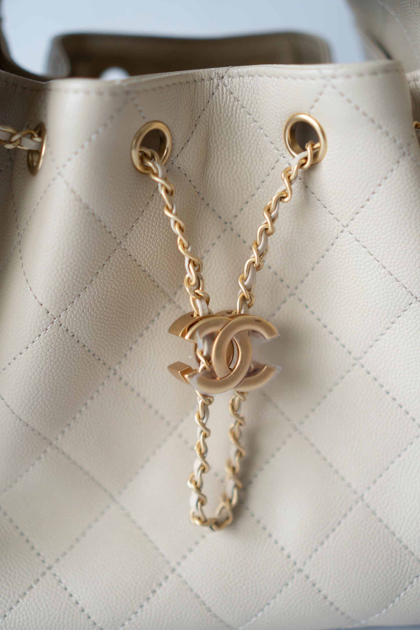 C25 Drawstring Tote in Beige Caviar Leather