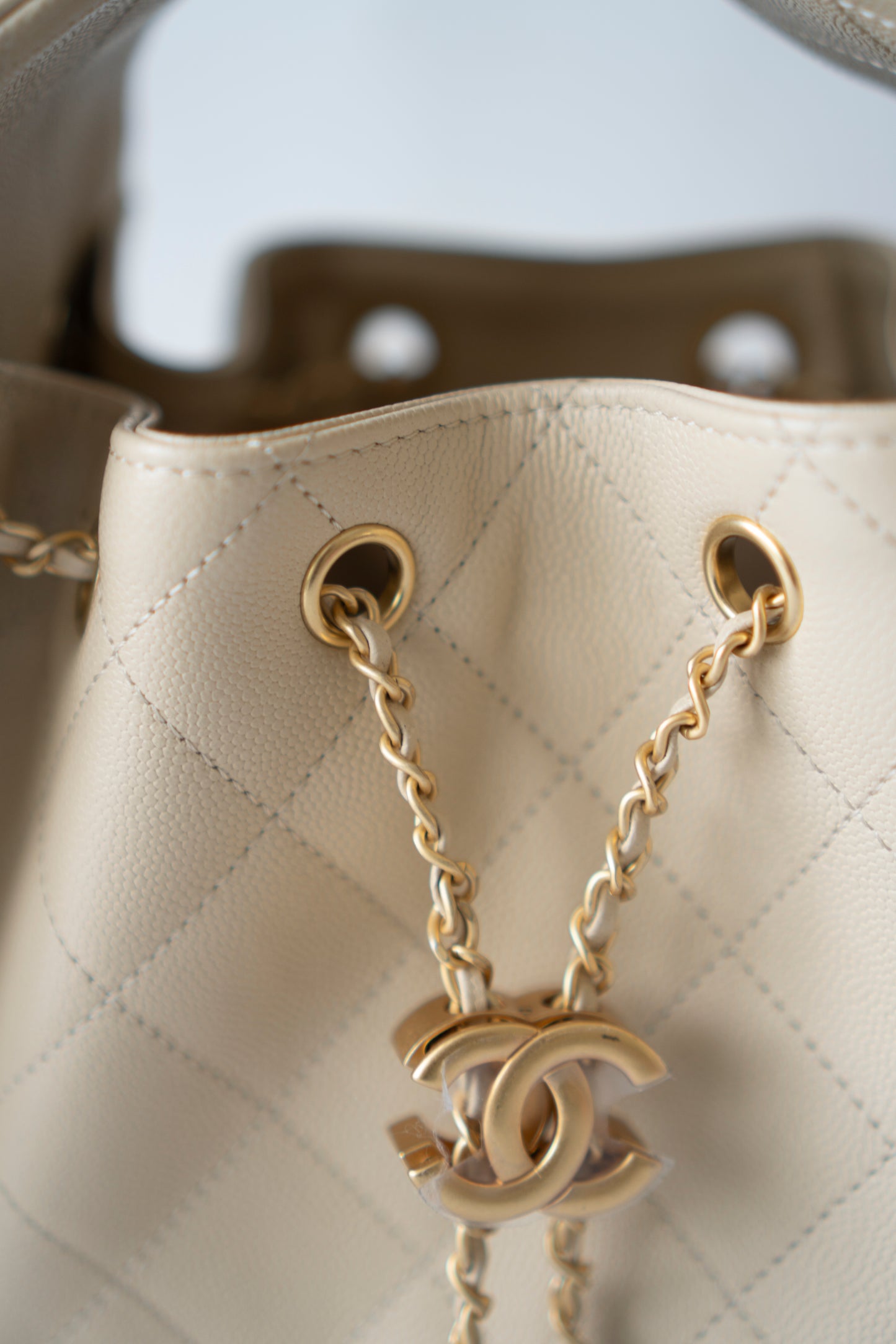 C25 Drawstring Tote in Beige Caviar Leather