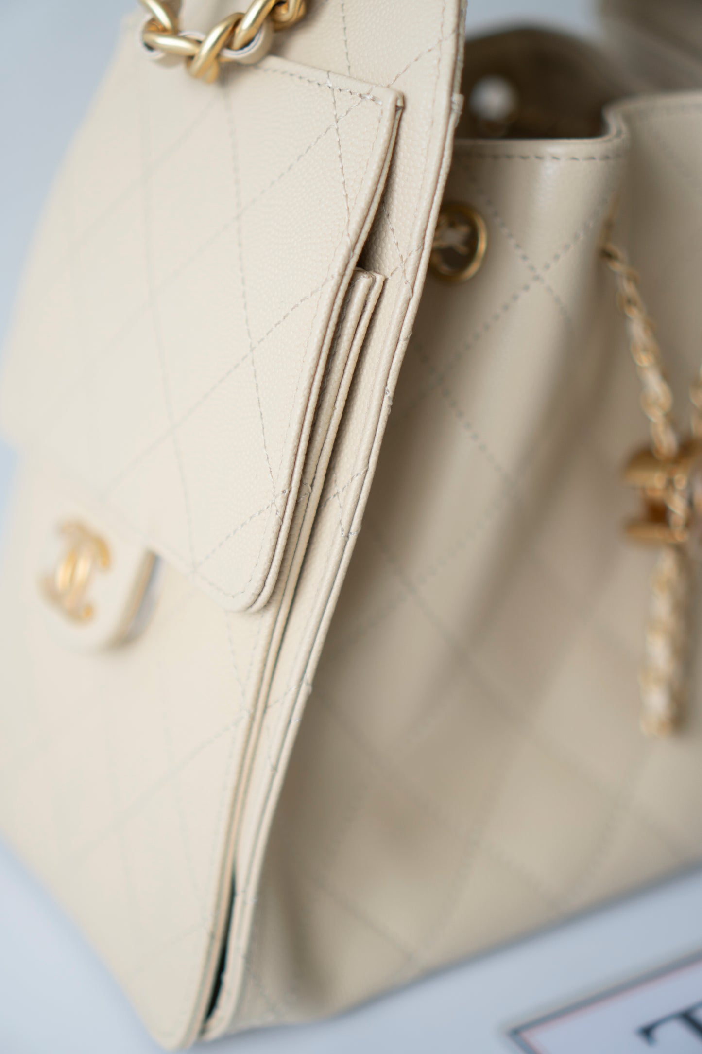 C25 Drawstring Tote in Beige Caviar Leather