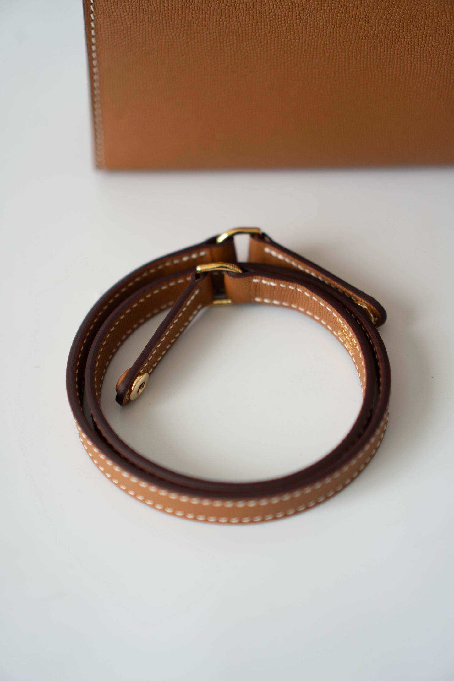 KL Elan – Gold Madame Leather with Gold Hardware