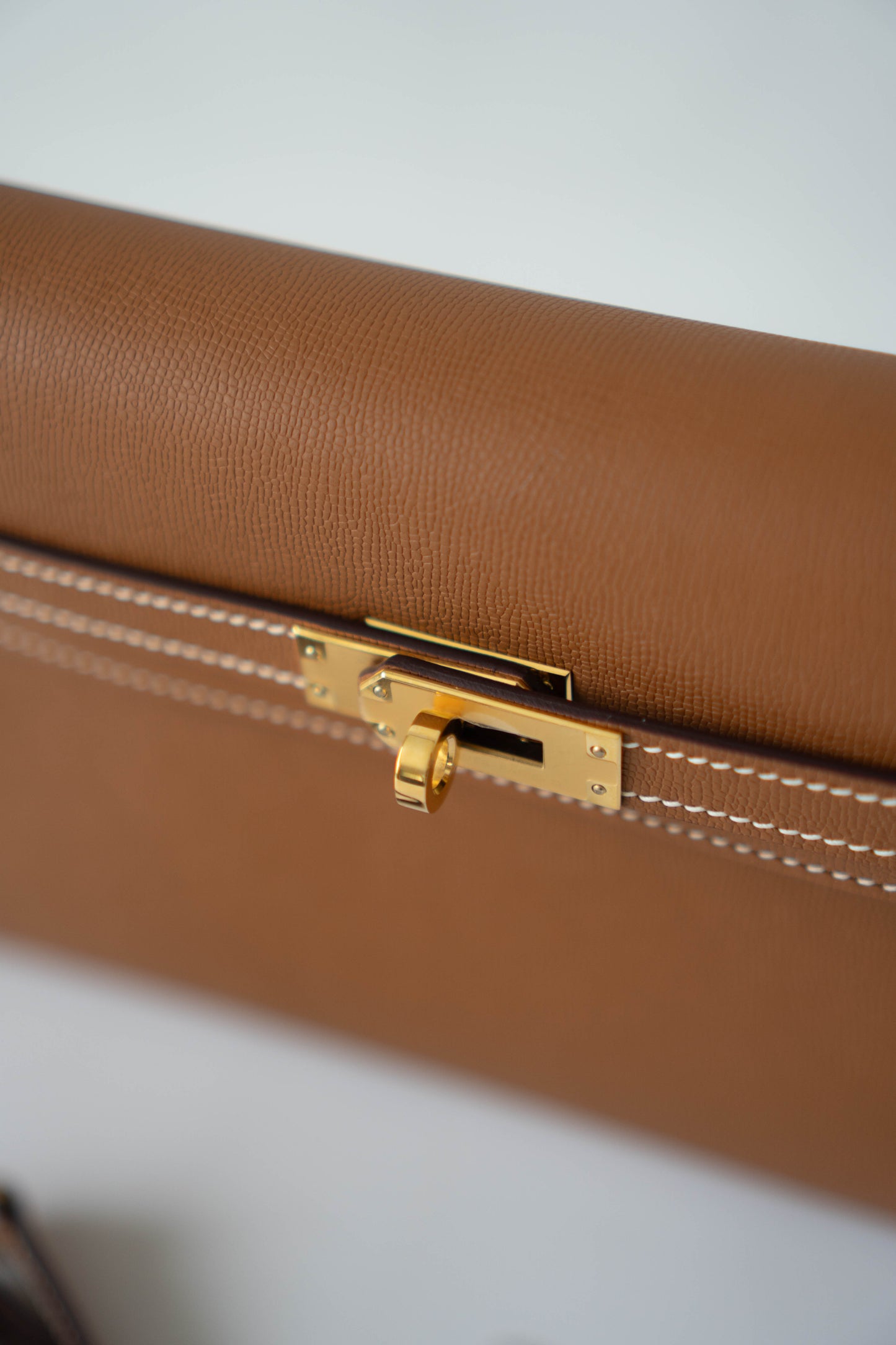 KL Elan – Gold Madame Leather with Gold Hardware