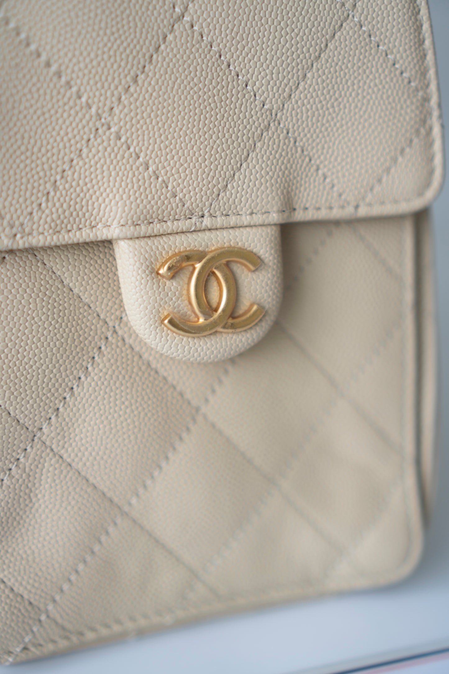 C25 Drawstring Tote in Beige Caviar Leather