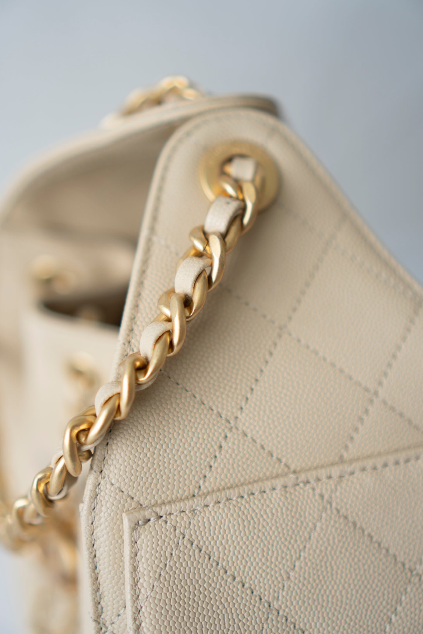 C25 Drawstring Tote in Beige Caviar Leather