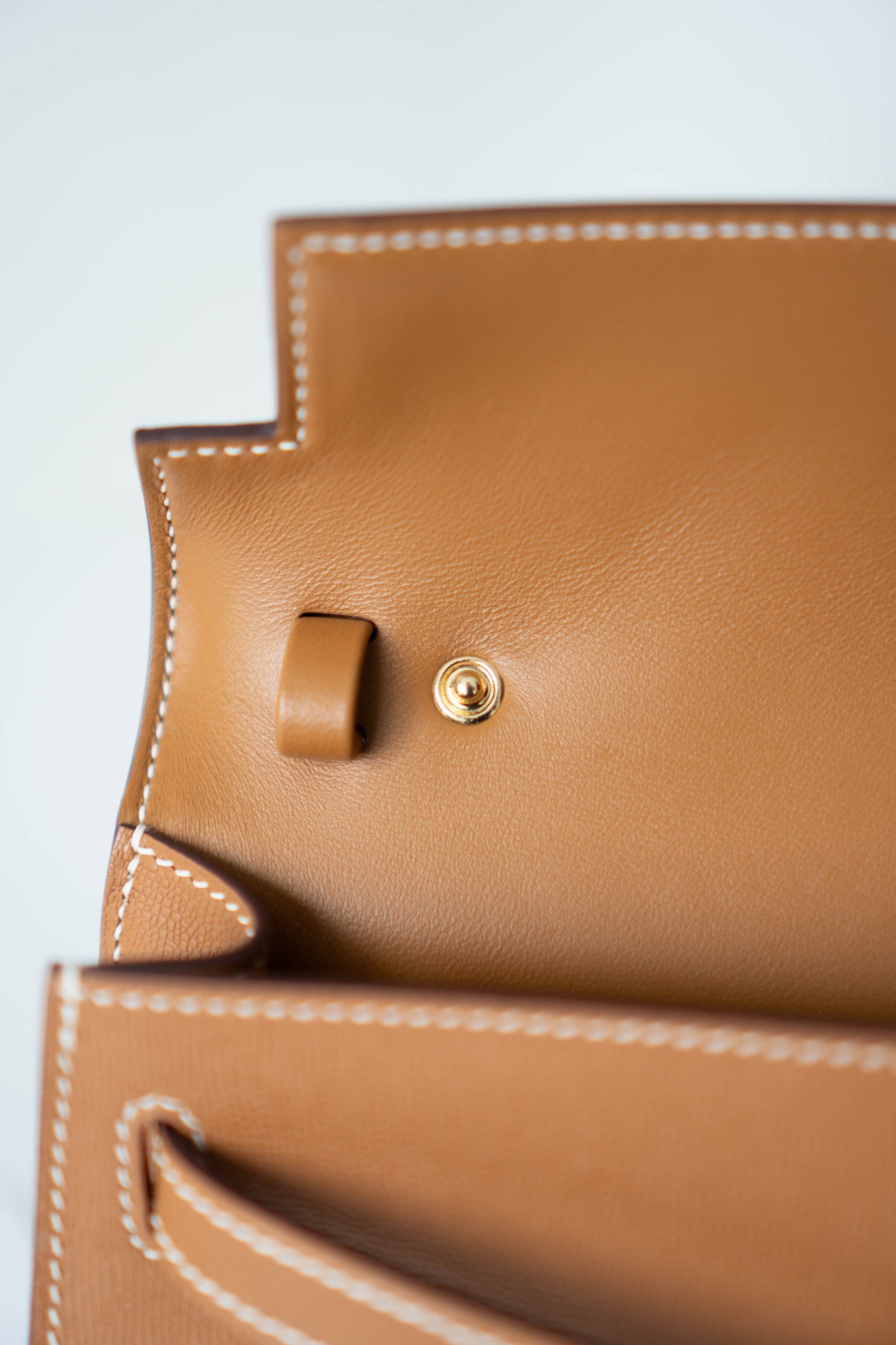 KL Elan – Gold Madame Leather with Gold Hardware