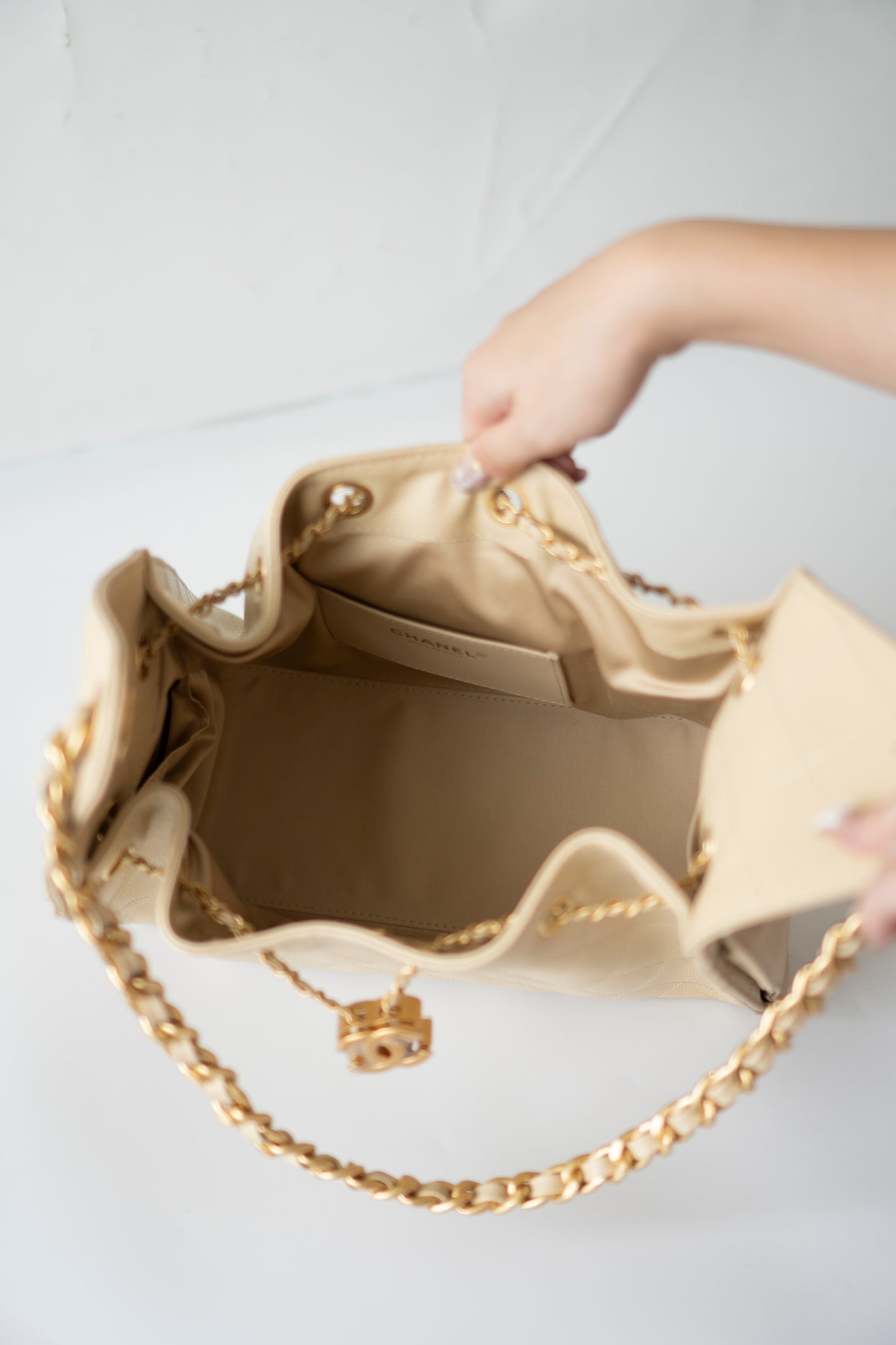 C25 Drawstring Tote in Beige Caviar Leather