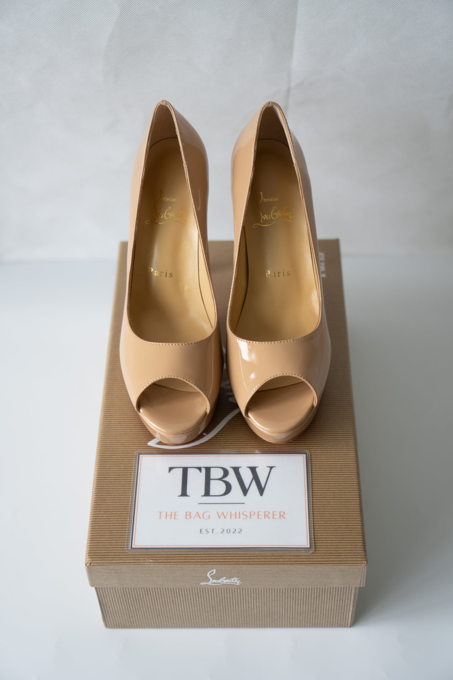 Peep-Toe Platform Pumps – Nude Patent Leather with Signature Red Soles