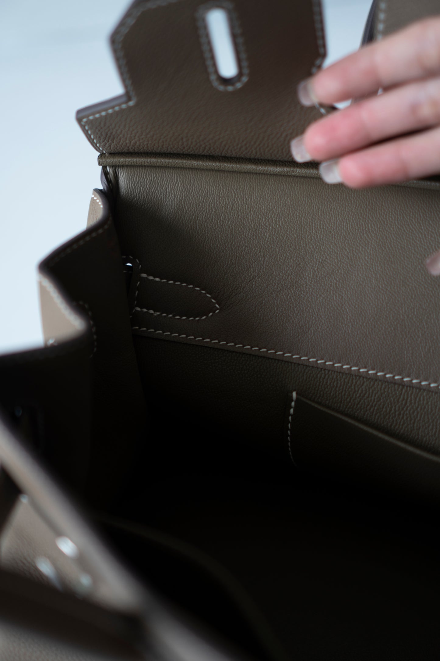 BK Shoulder 29 in Etoupe Evercolor Leather with Palladium Hardware