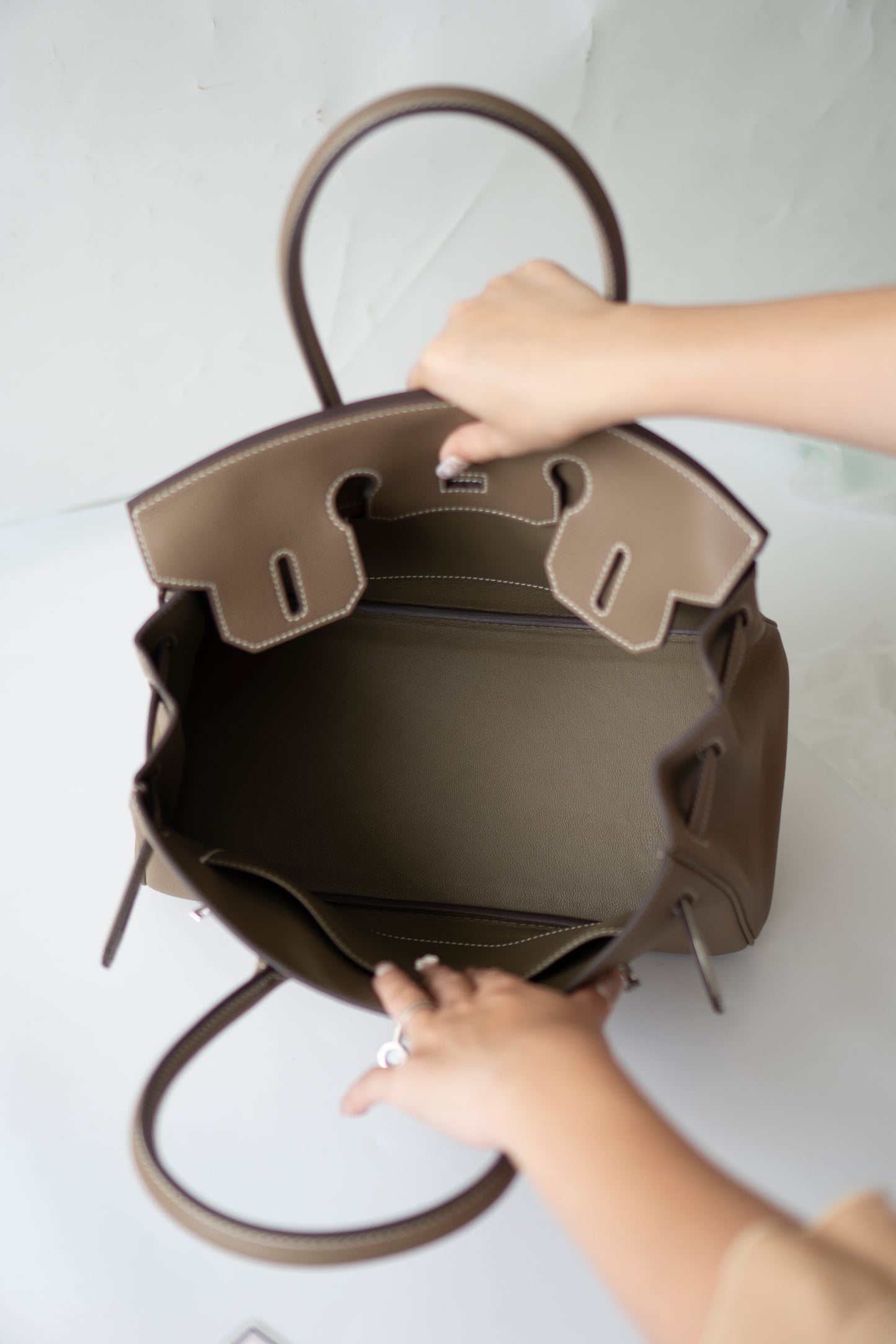 BK Shoulder 29 in Etoupe Evercolor Leather with Palladium Hardware