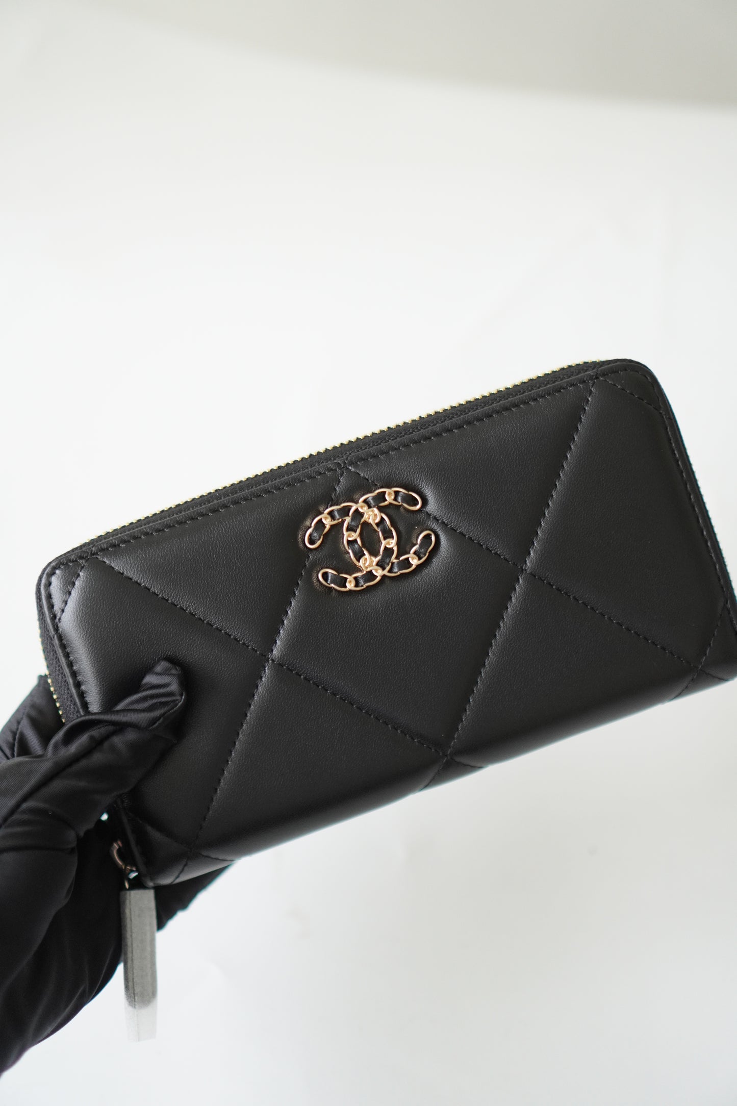 C19-style long wallet