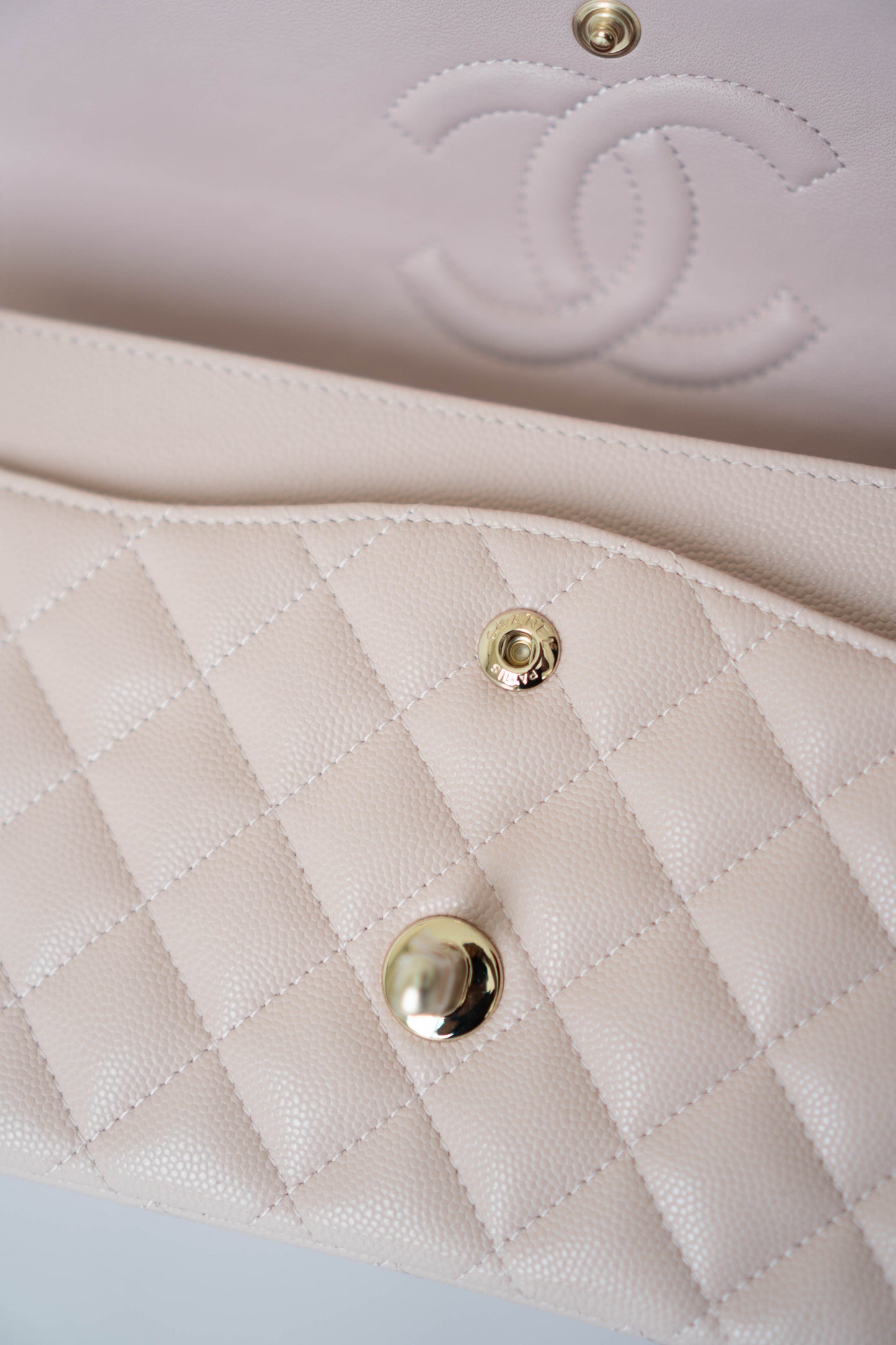 Classic Flap Medium – Rose Clair Caviar Leather with Light Gold Hardware