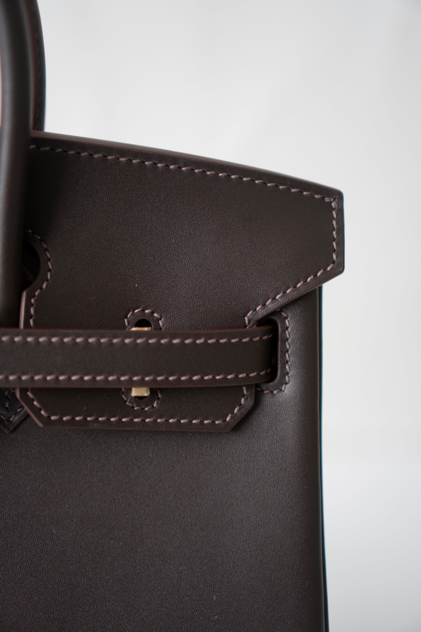 BK 25 in Ebene Saddle Leather with Permabrass Hardware