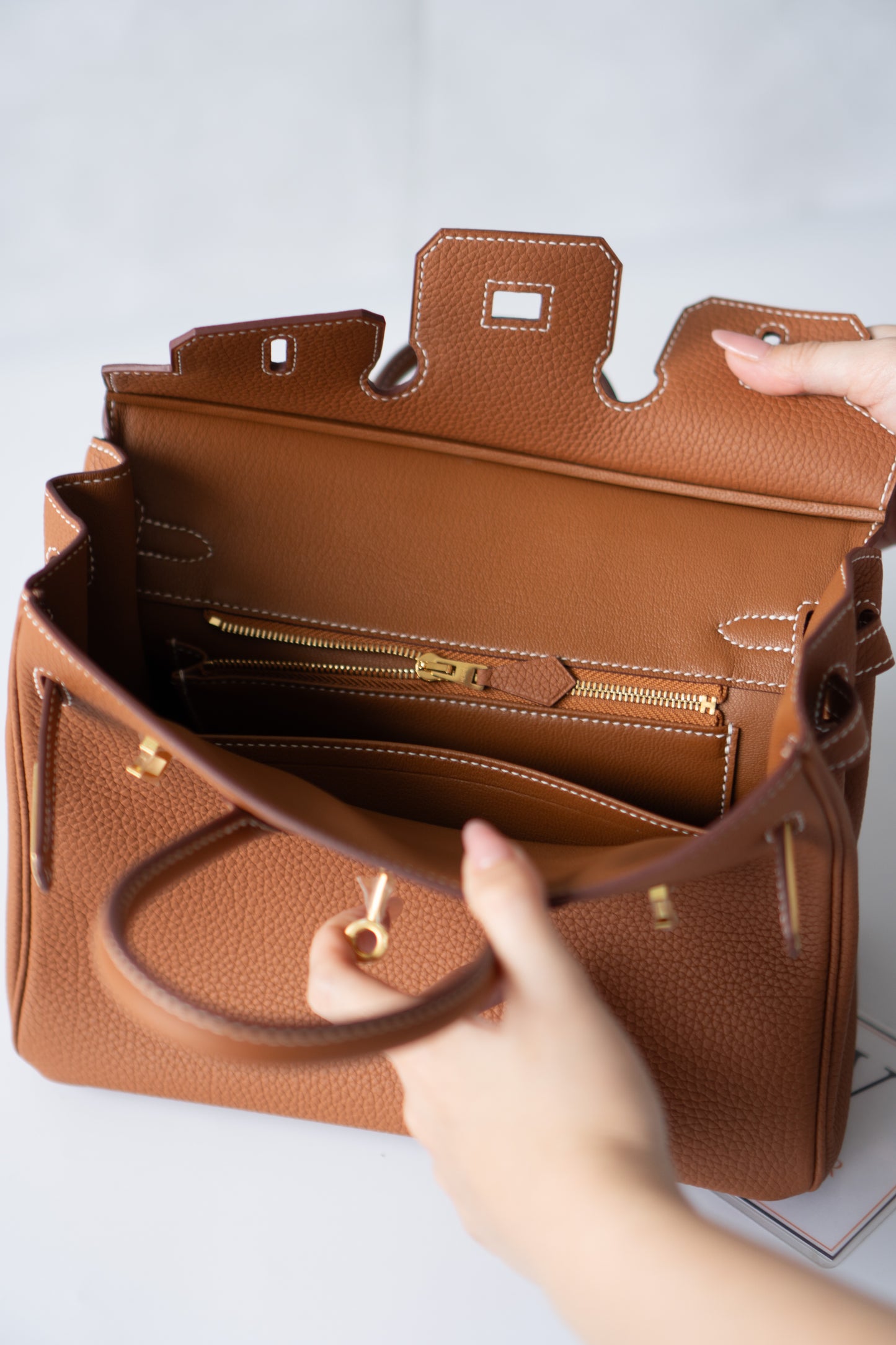 BK 25 – Gold Togo Leather with Gold Hardware