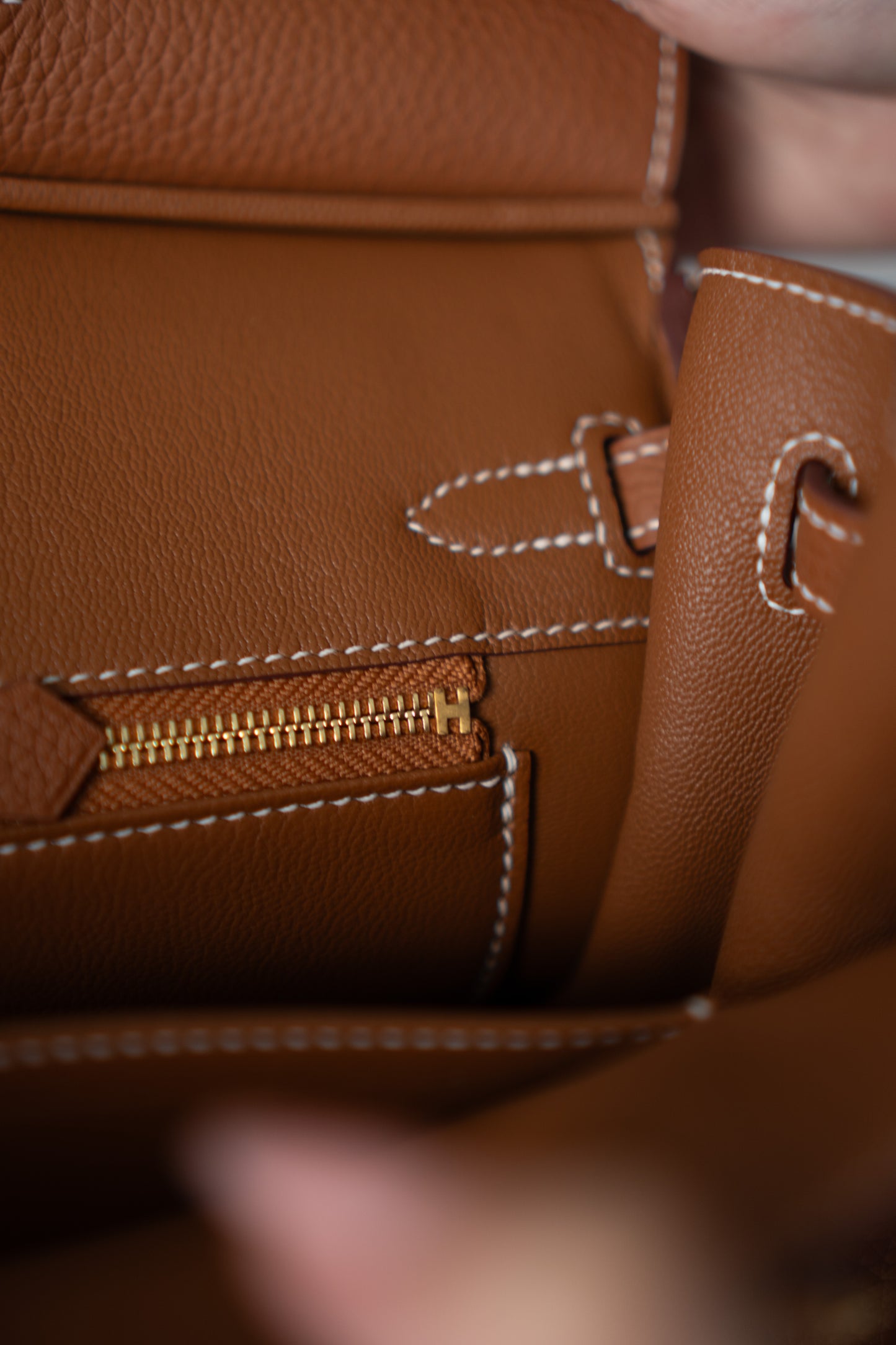 BK 25 – Gold Togo Leather with Gold Hardware