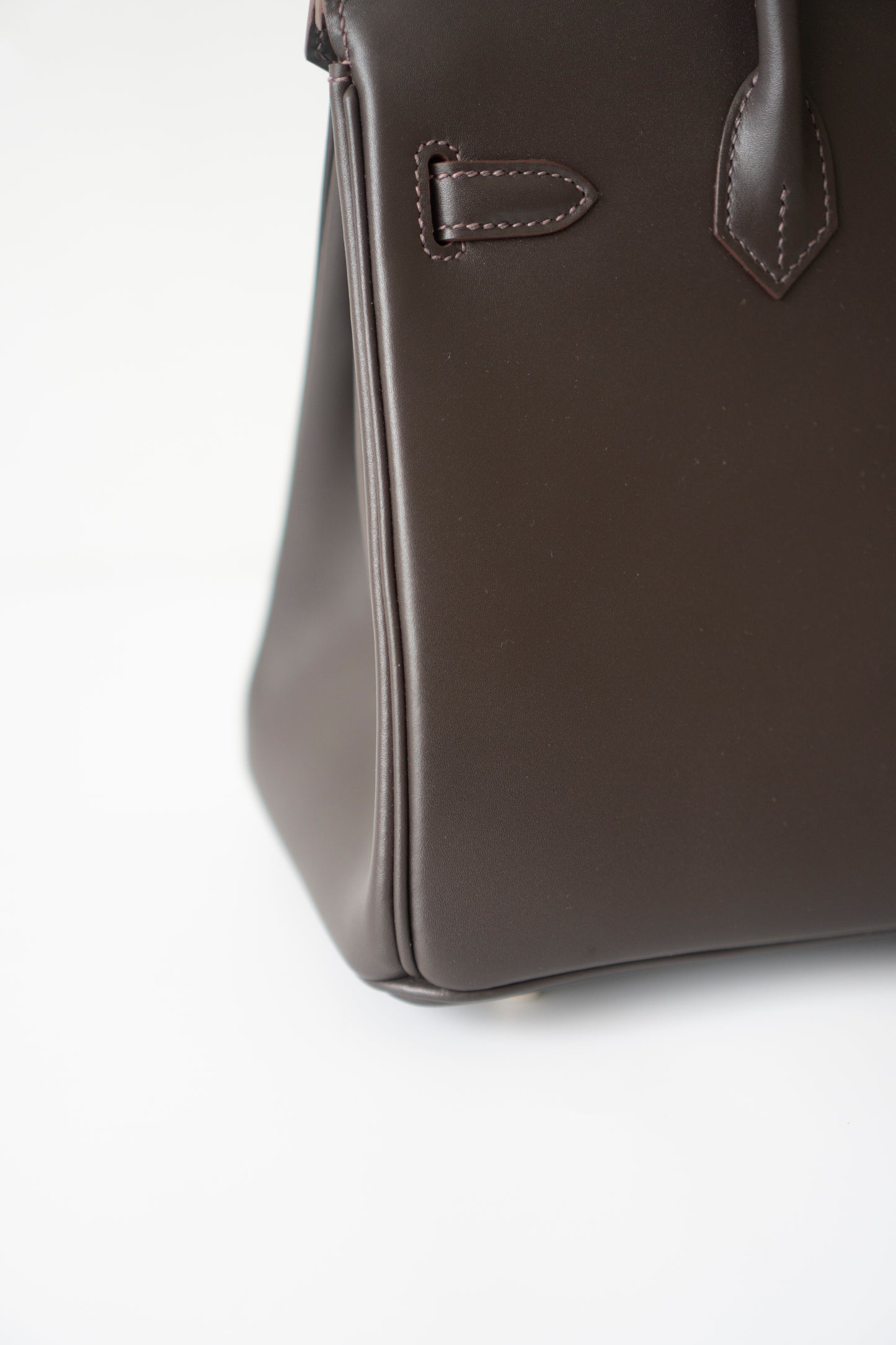 BK 25 in Ebene Saddle Leather with Permabrass Hardware