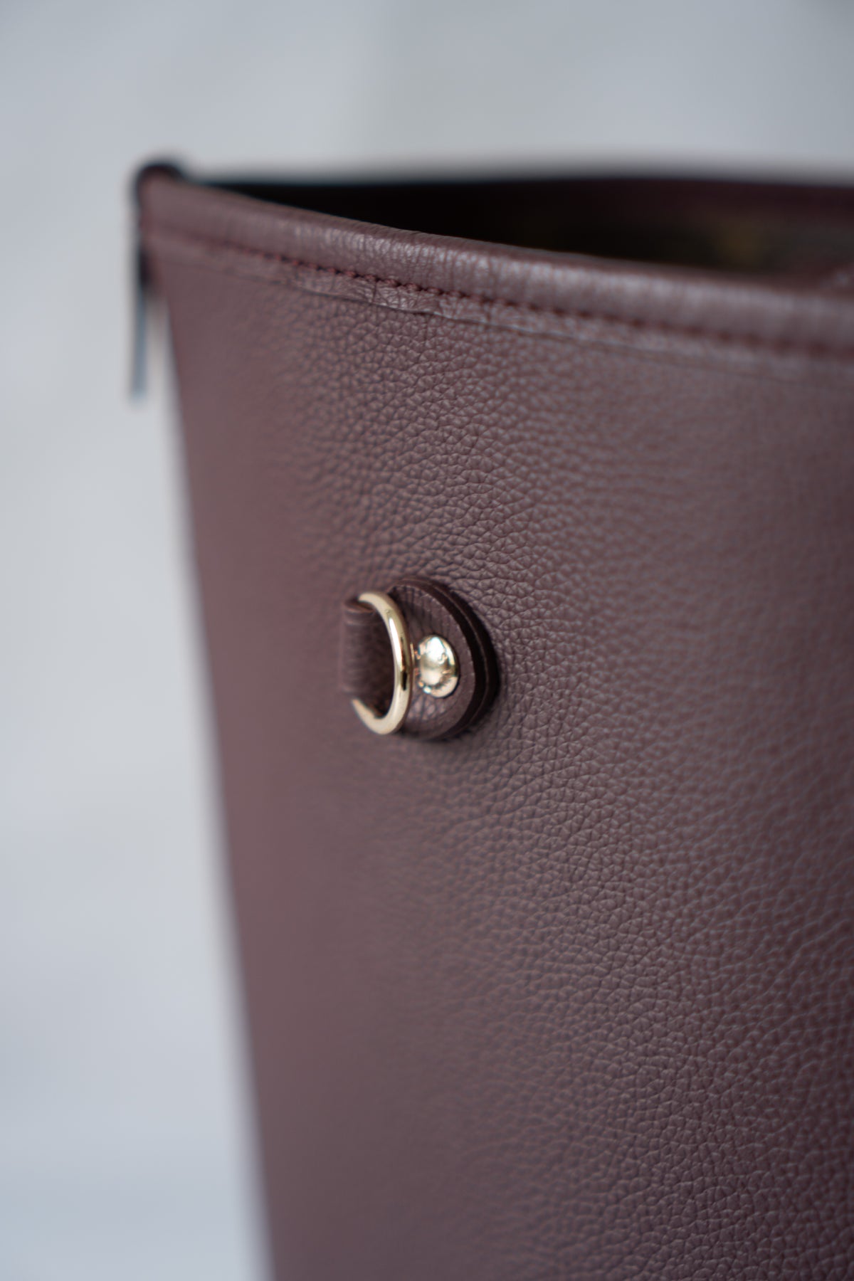 Neverfull Inside Out MM – Monogram / Dark Burgundy (Grained Leather) with Gold Hardware