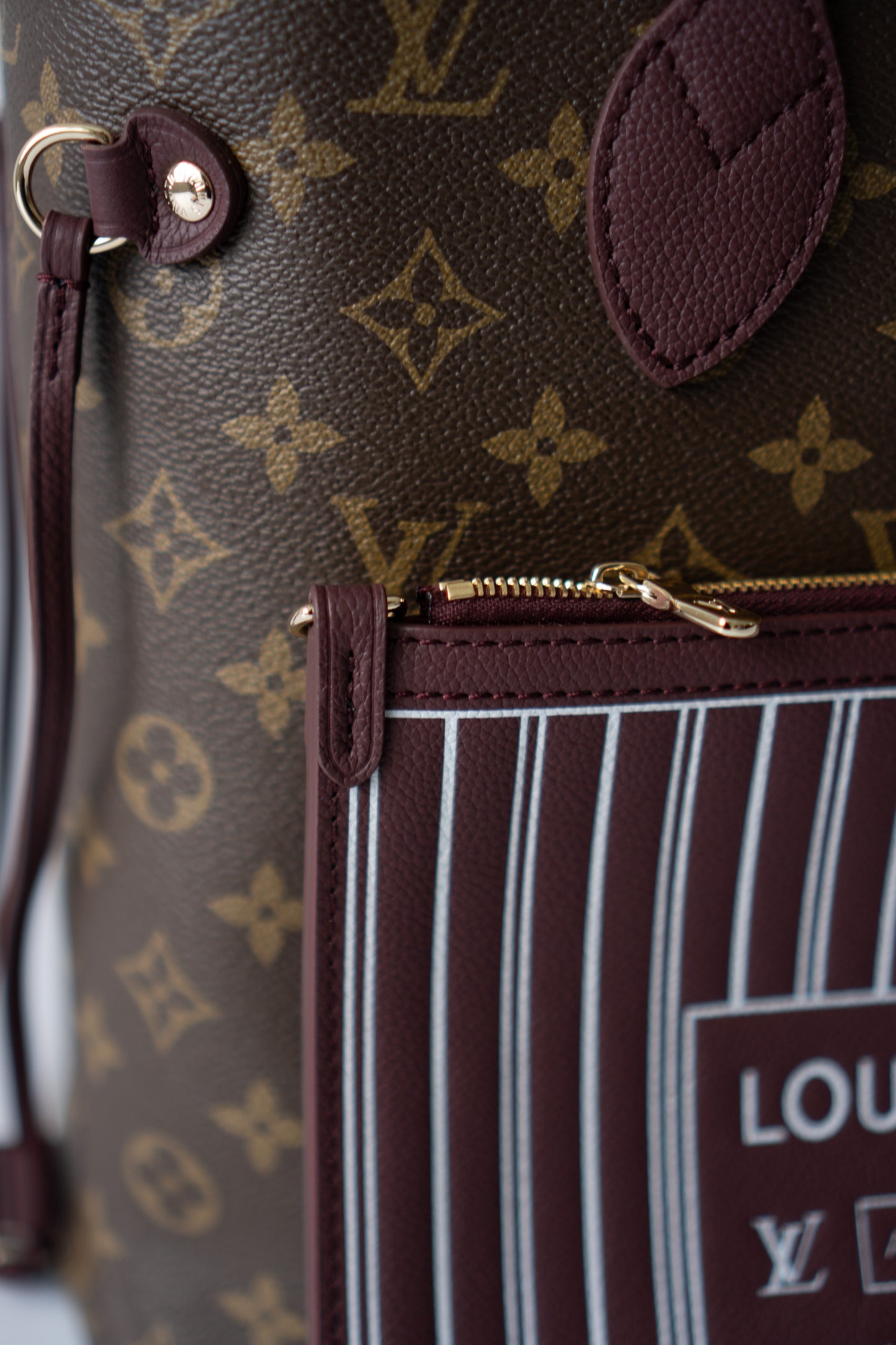 Neverfull Inside Out MM – Monogram / Dark Burgundy (Grained Leather) with Gold Hardware