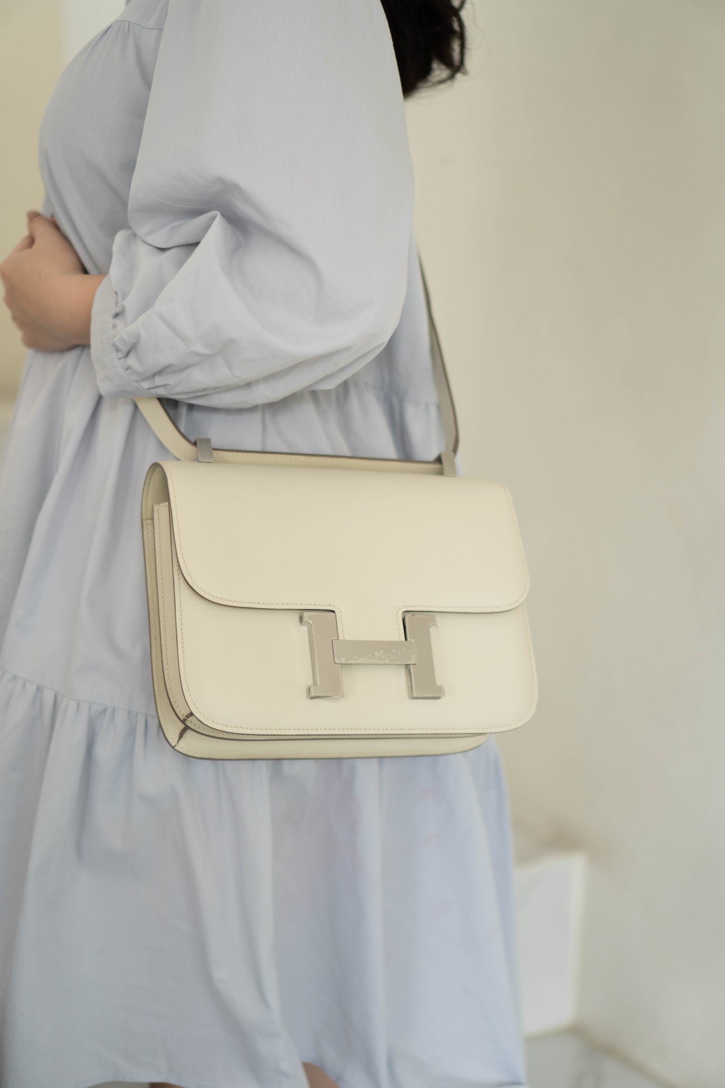 Constanc 23 – Craie Epsom Leather with Palladium Hardware