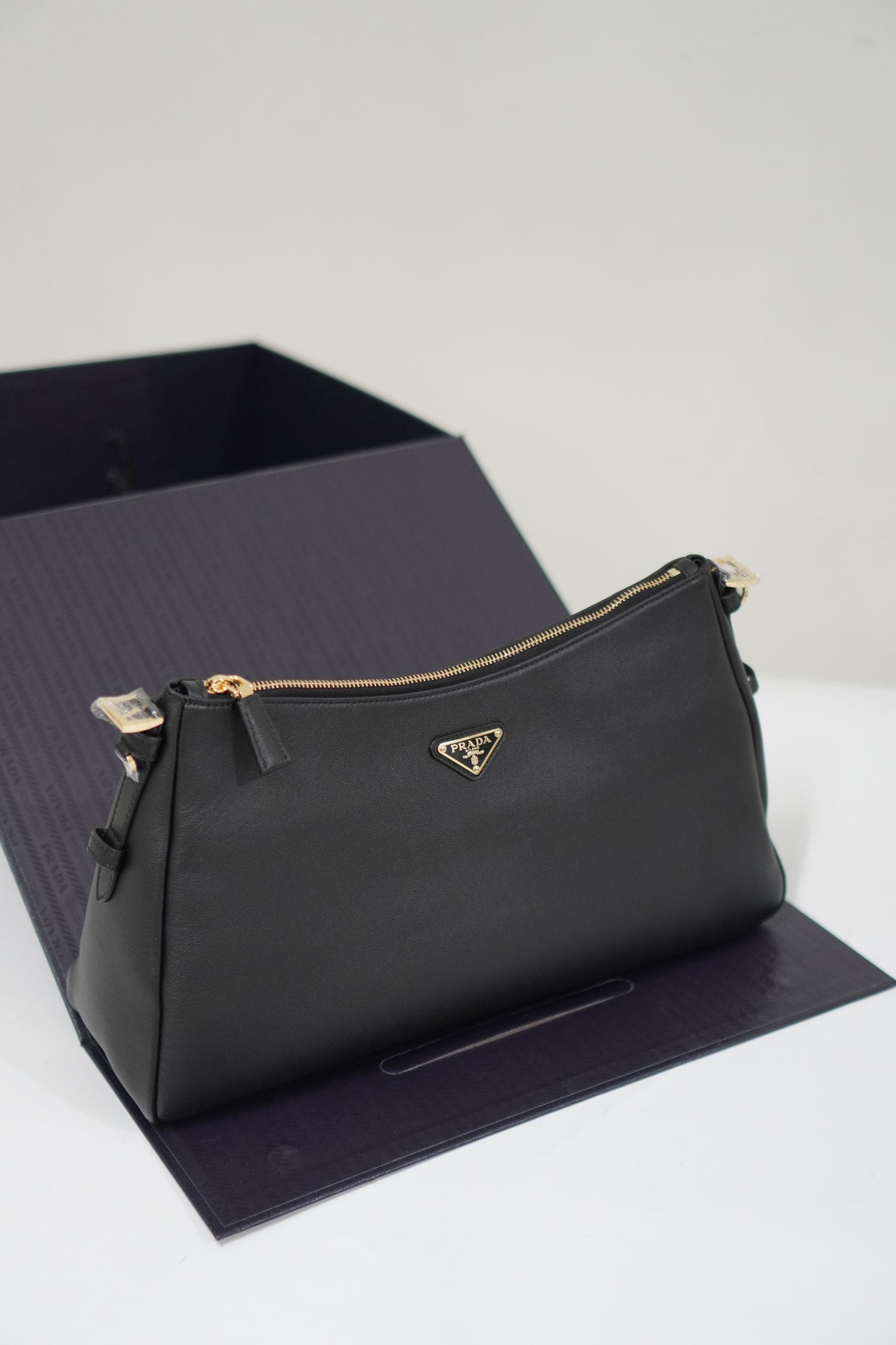 Aimée Medium Leather Shoulder Bag