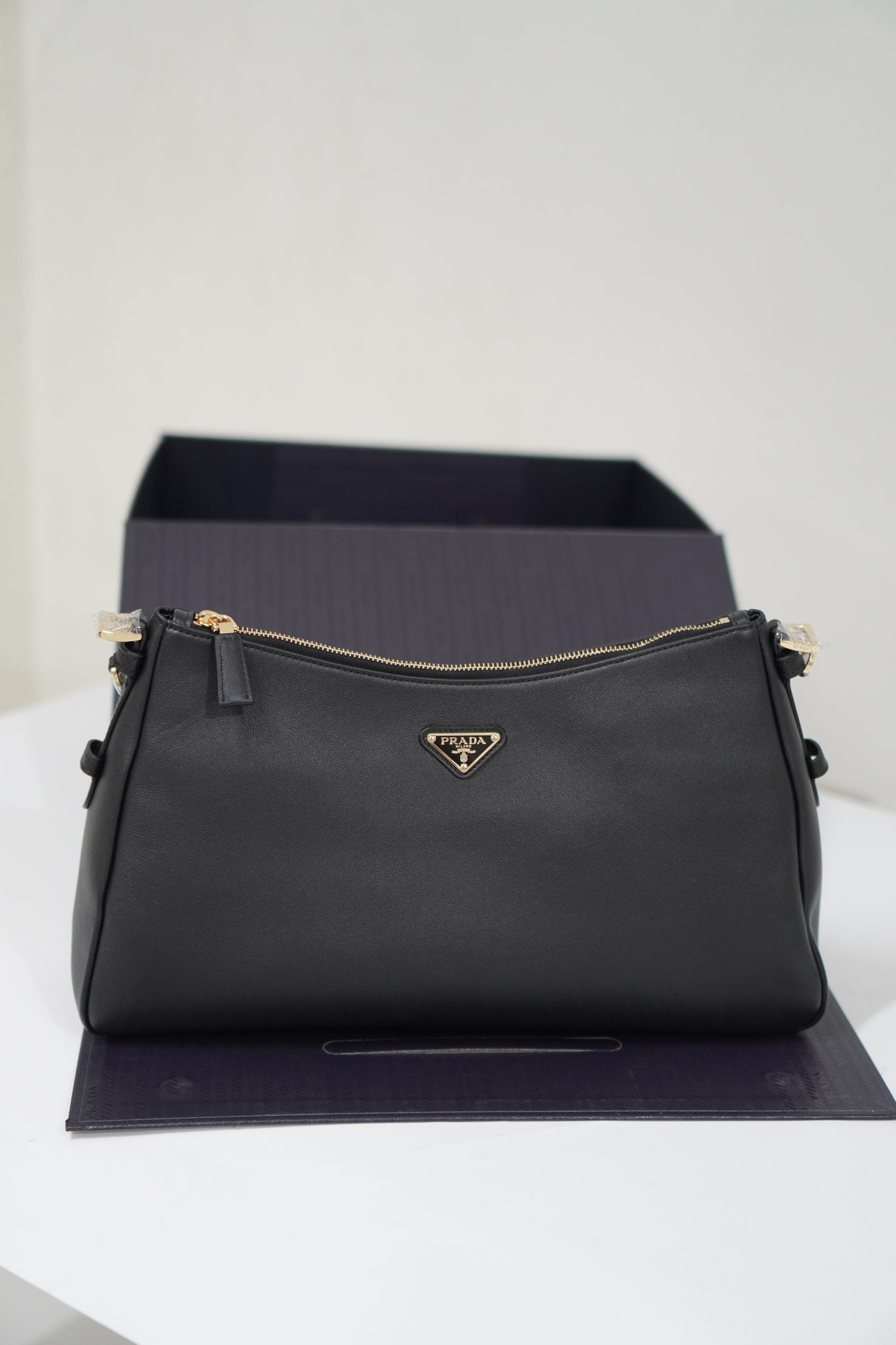 Aimée Medium Leather Shoulder Bag