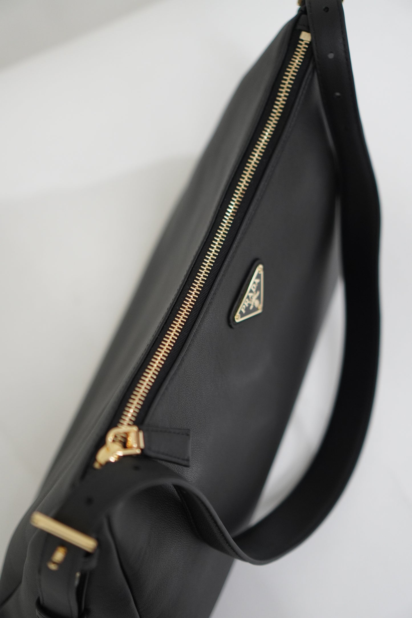 Aimée Medium Leather Shoulder Bag
