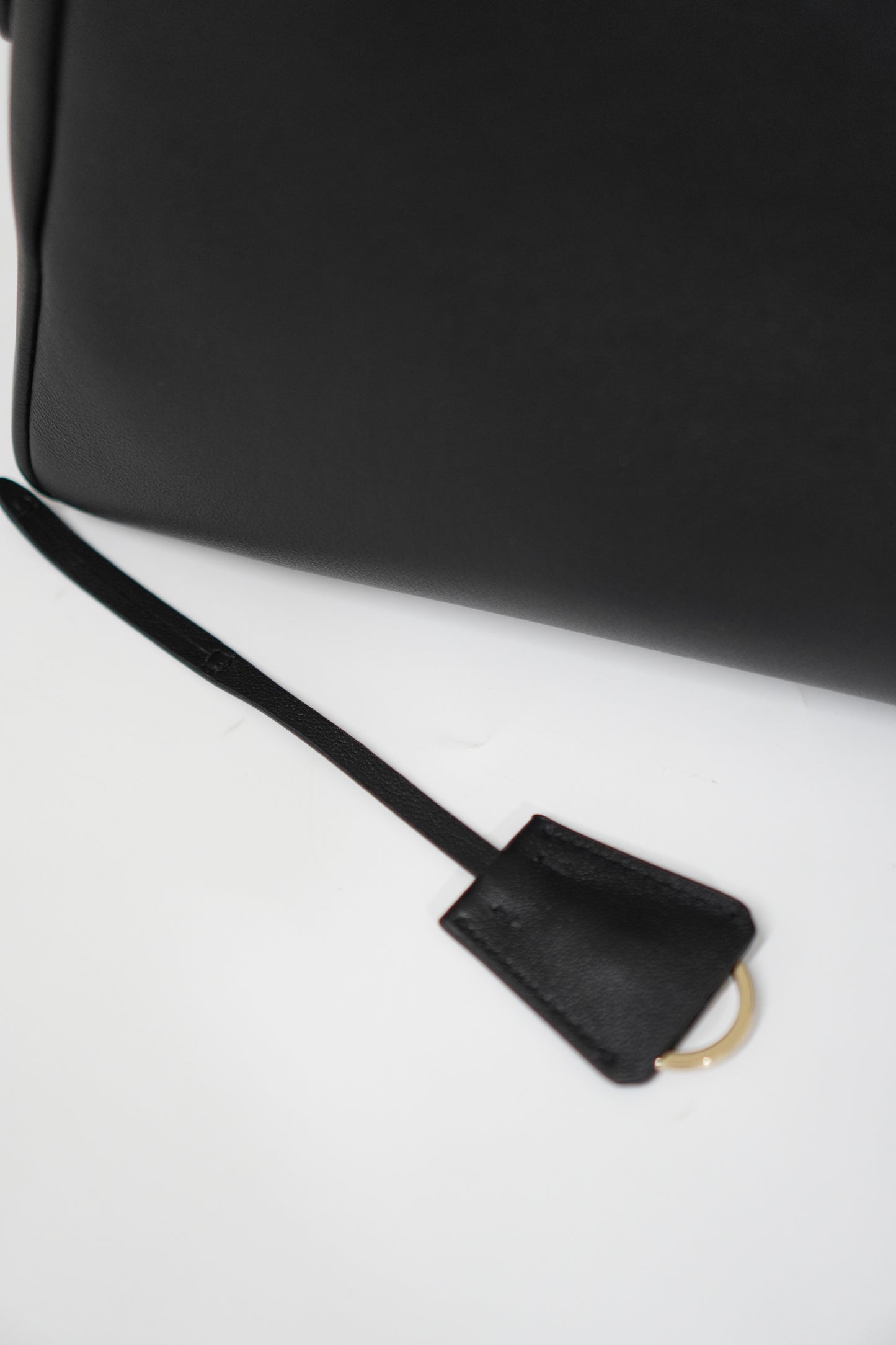 Aimée Medium Leather Shoulder Bag
