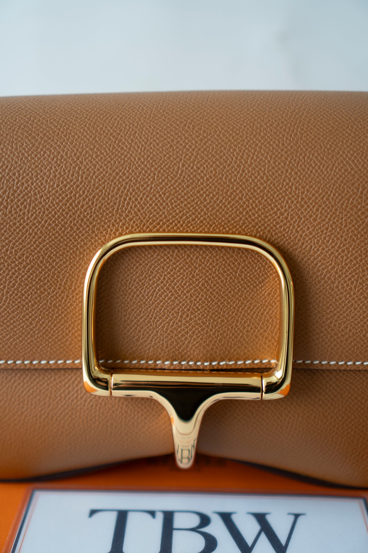Della Élan – Gold Epsom with Gold Hardware