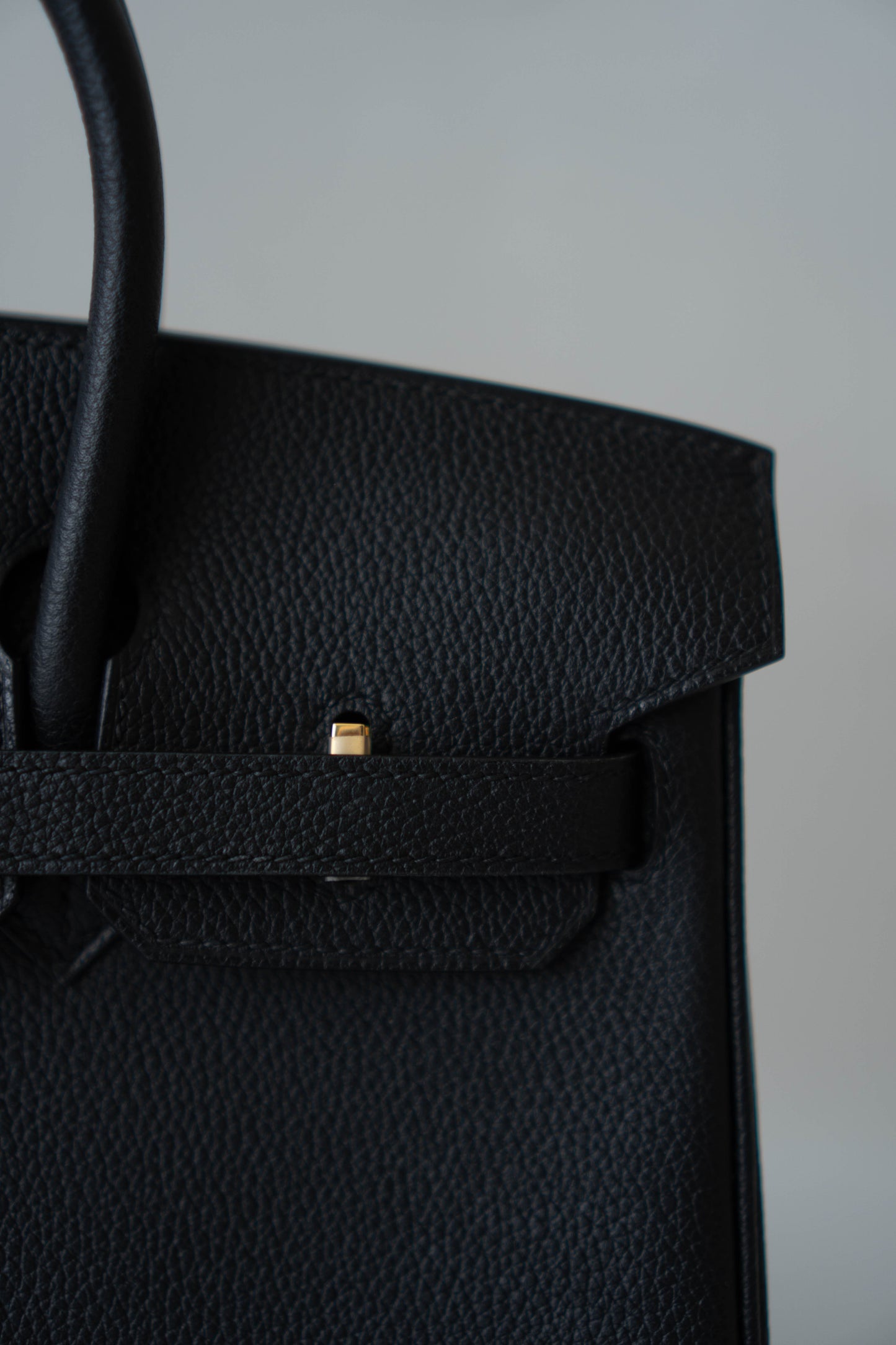 BK 25 – Noir Evercolor Leather with Gold Hardware