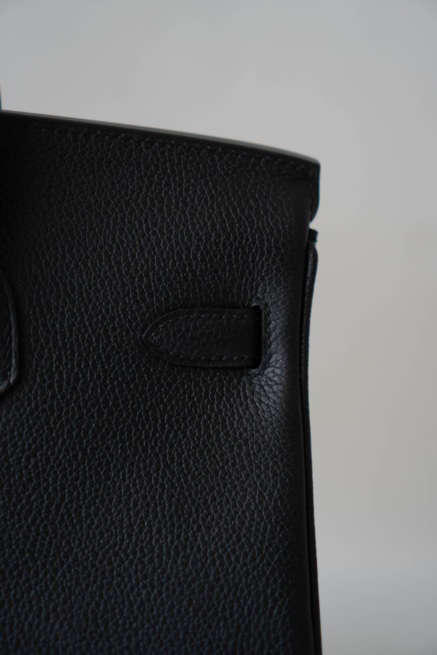 BK 25 – Noir Evercolor Leather with Gold Hardware
