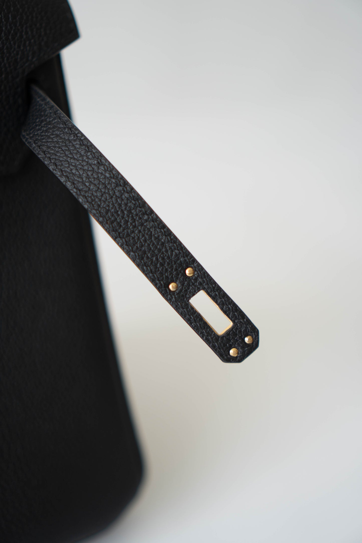 BK 25 – Noir Evercolor Leather with Gold Hardware