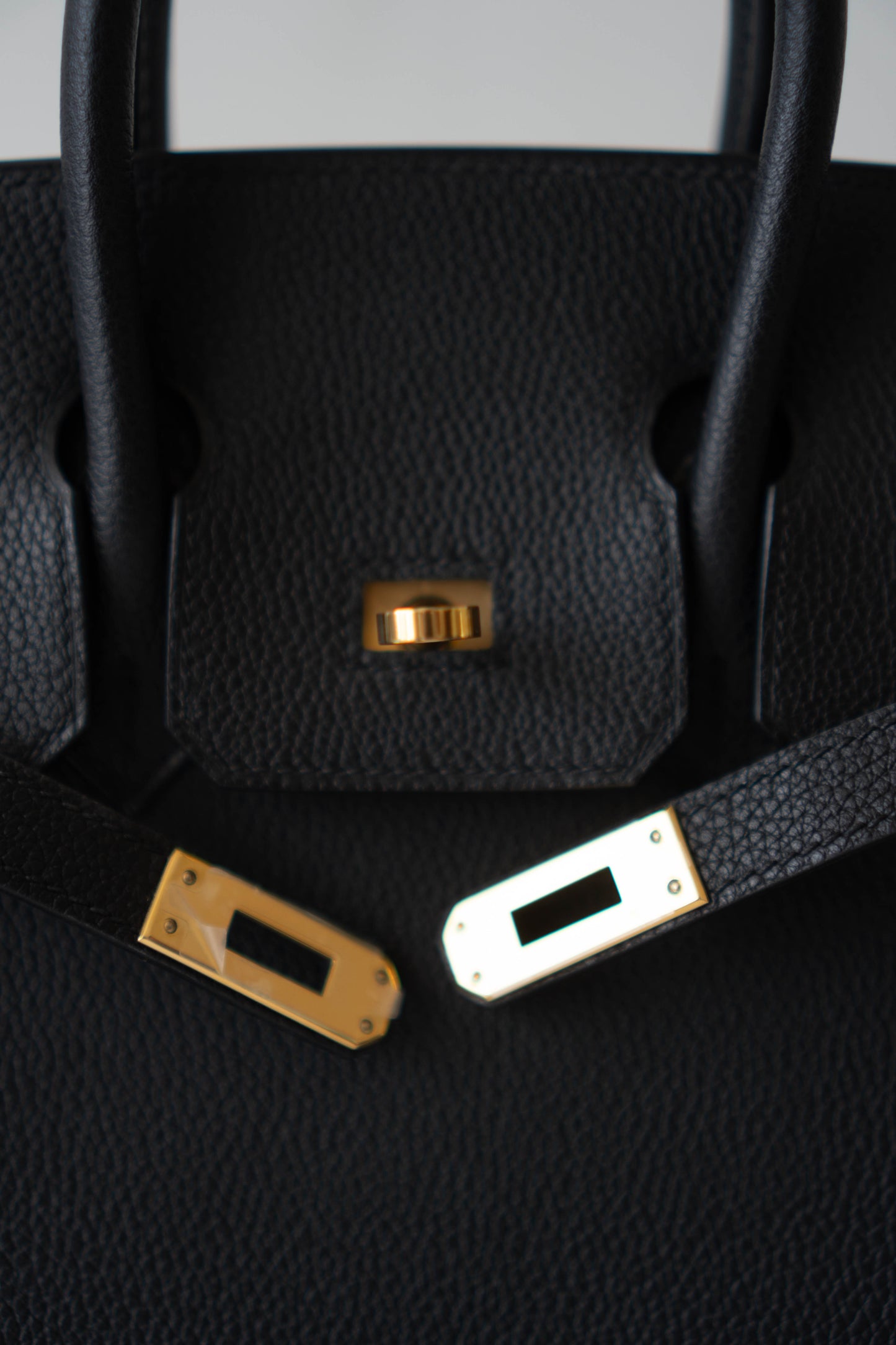 BK 25 – Noir Evercolor Leather with Gold Hardware