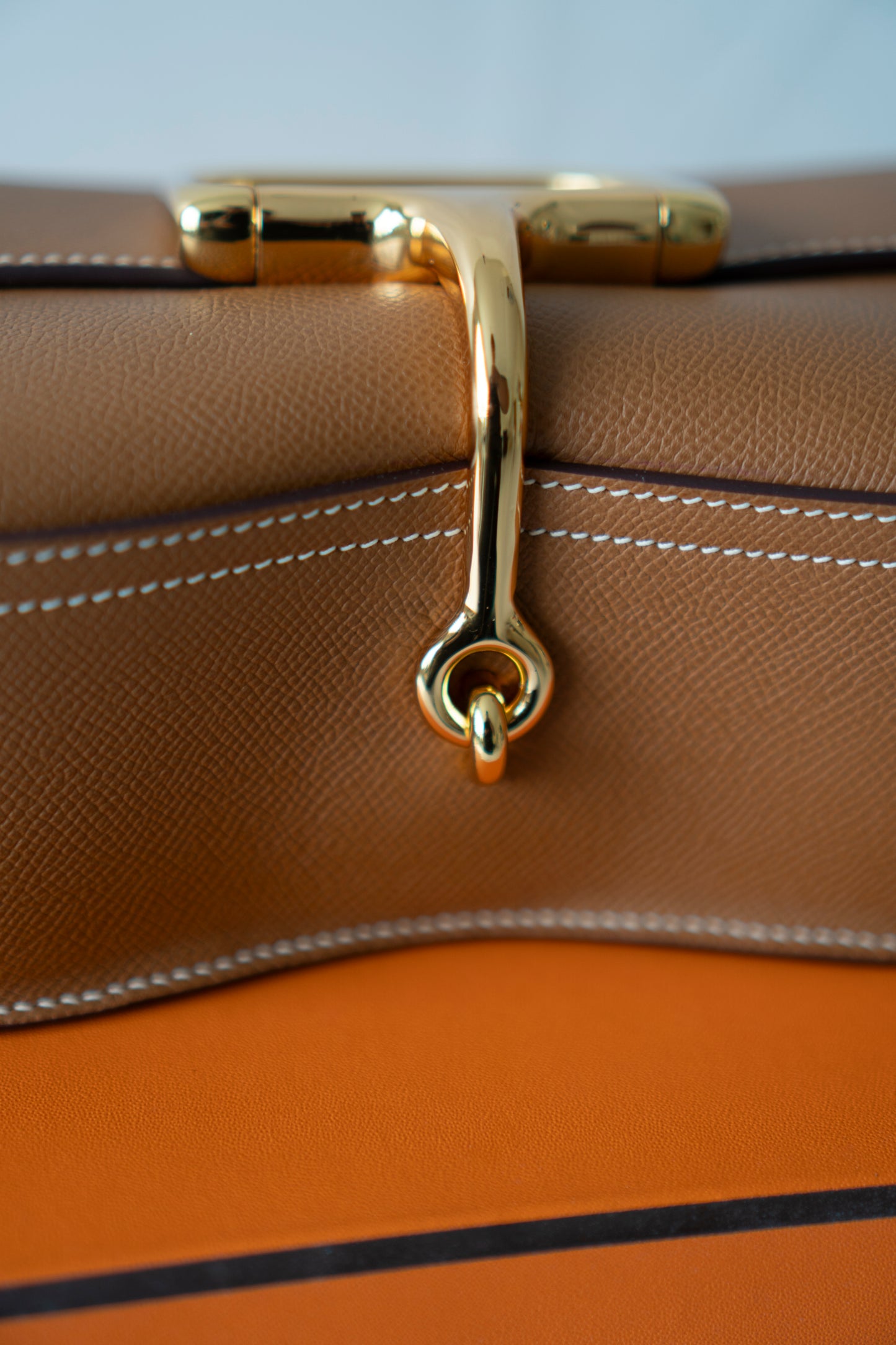 Della Élan – Gold Epsom with Gold Hardware