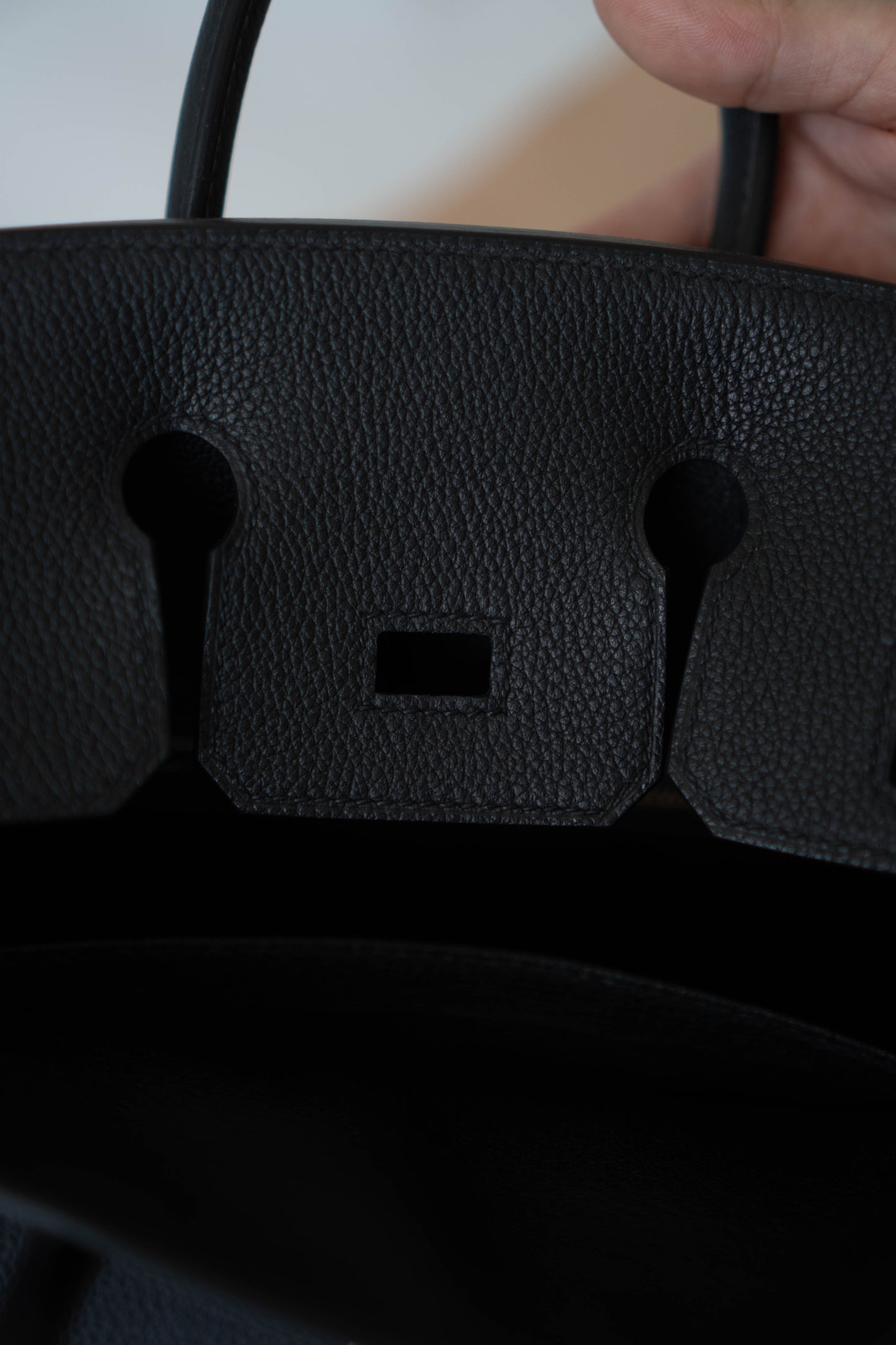 BK 25 – Noir Evercolor Leather with Gold Hardware