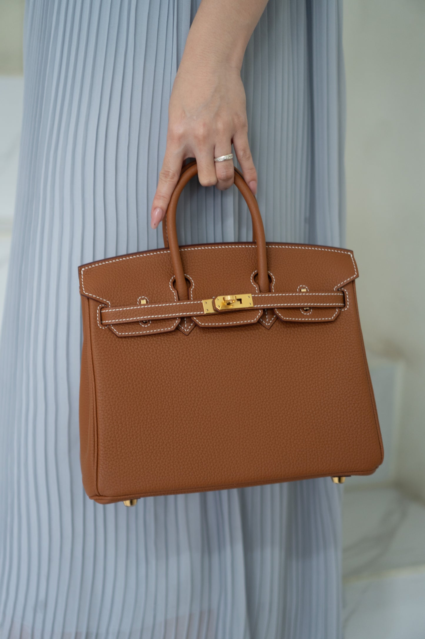 BK 25 – Gold Togo Leather with Gold Hardware