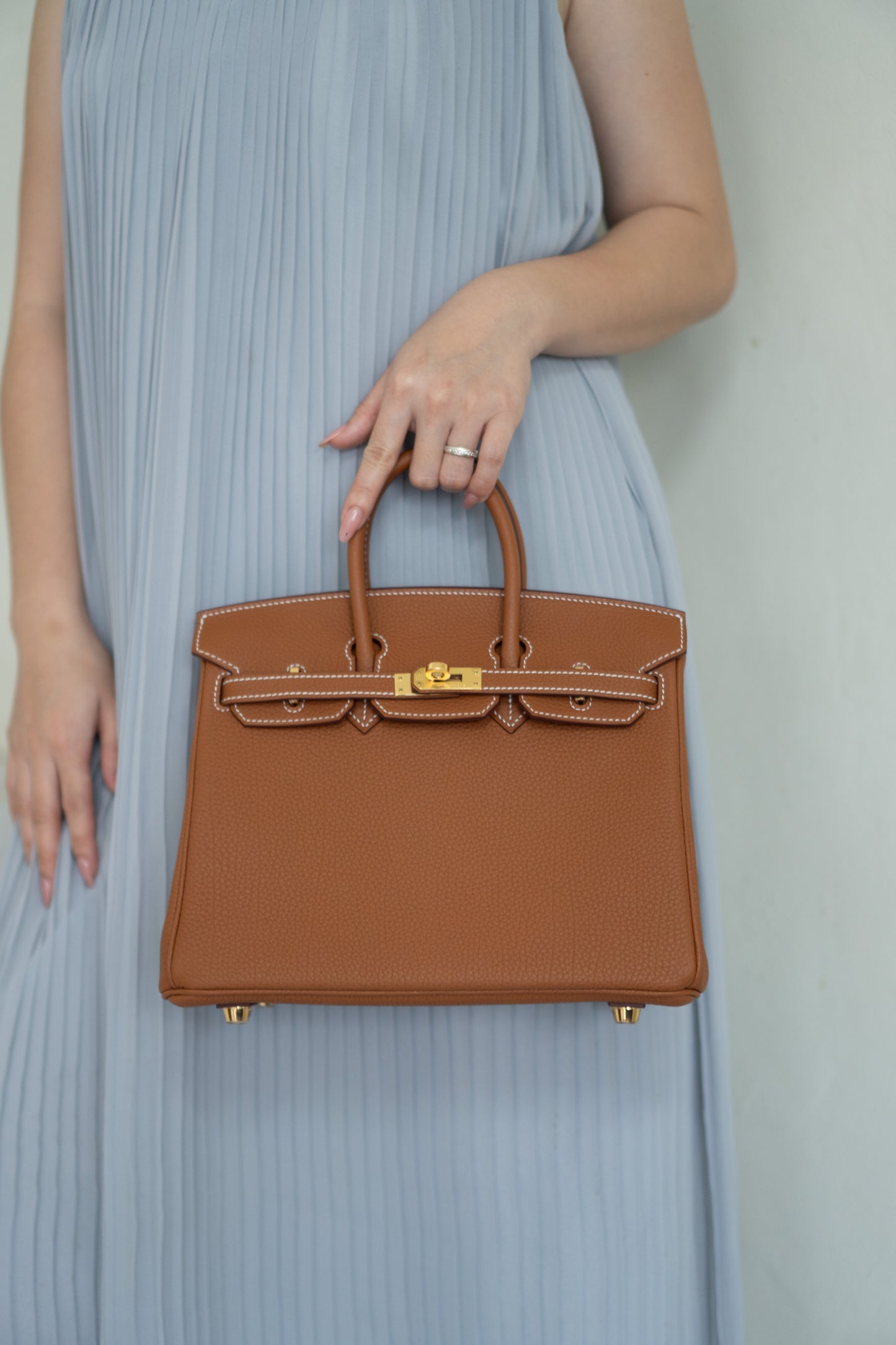 BK 25 – Gold Togo Leather with Gold Hardware