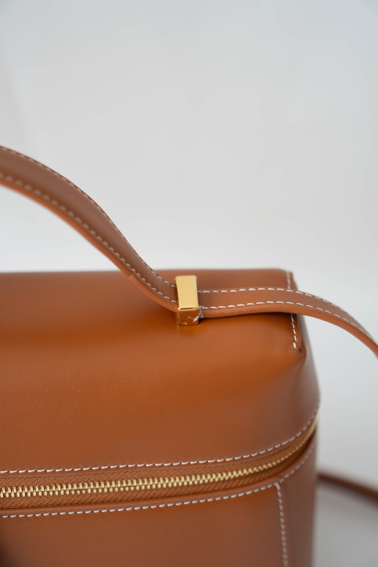 L27 Medium – Brown Smooth Leather Shoulder Bag with Gold Hardware