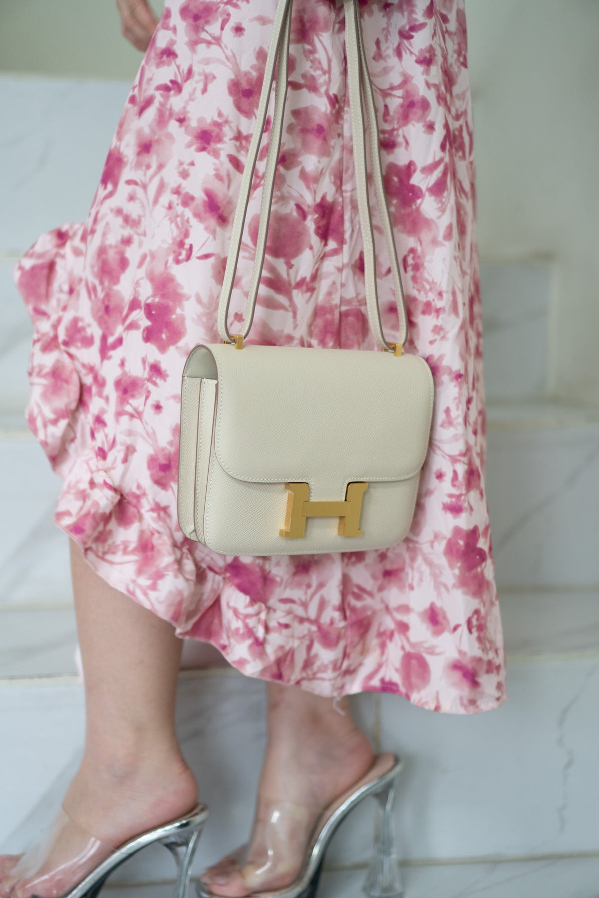 Constanc 18 – Craie Epsom Leather with Gold Hardware