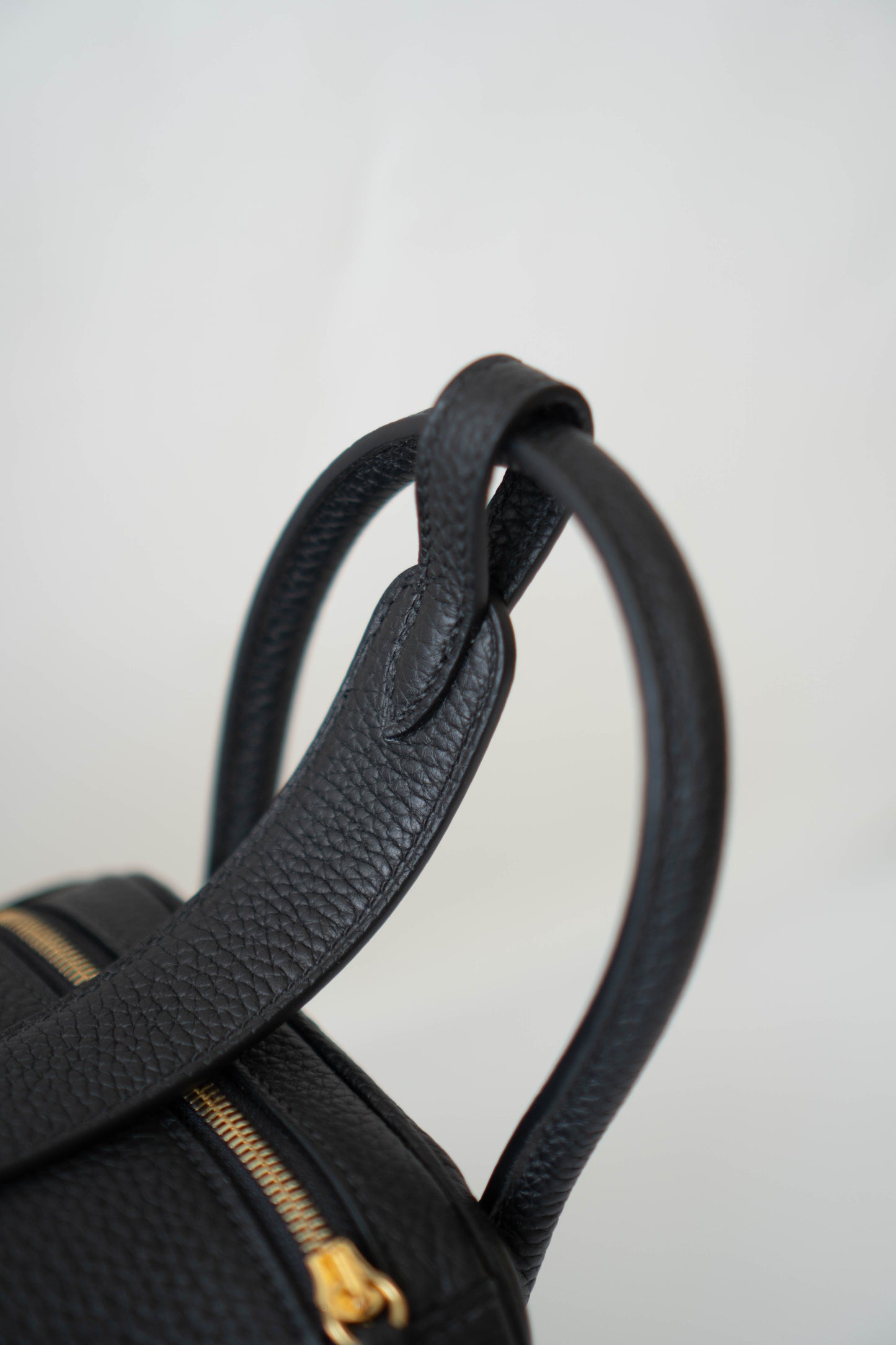 Lind 26 – Black Clemence Leather with Gold Hardware