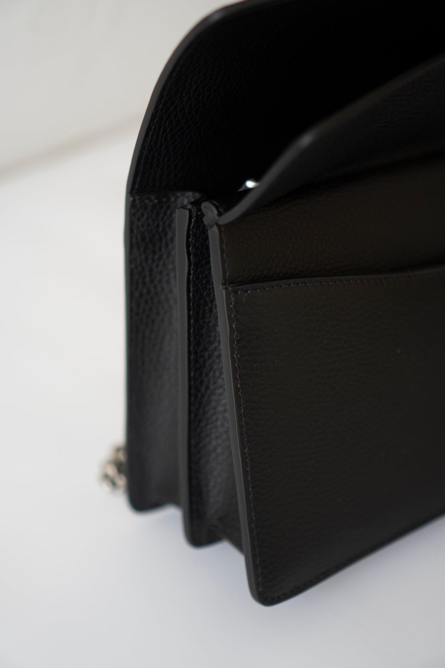 Dionysus Medium – Black Grained Leather with Crystal Tiger Head Closure