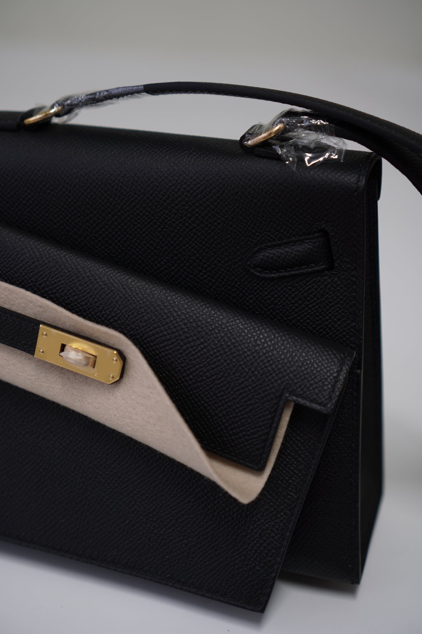 Kelly Désordre Mini in Noir Epsom