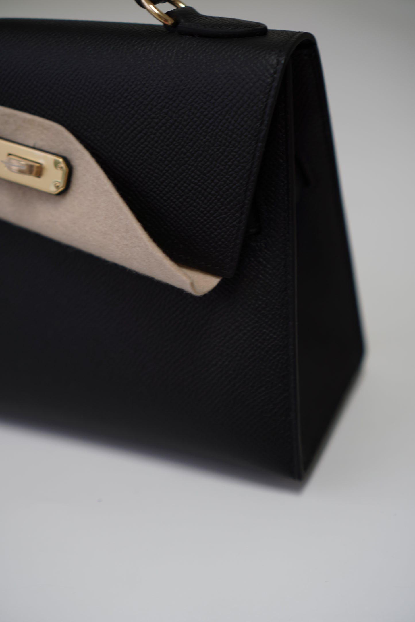Kelly Désordre Mini in Noir Epsom