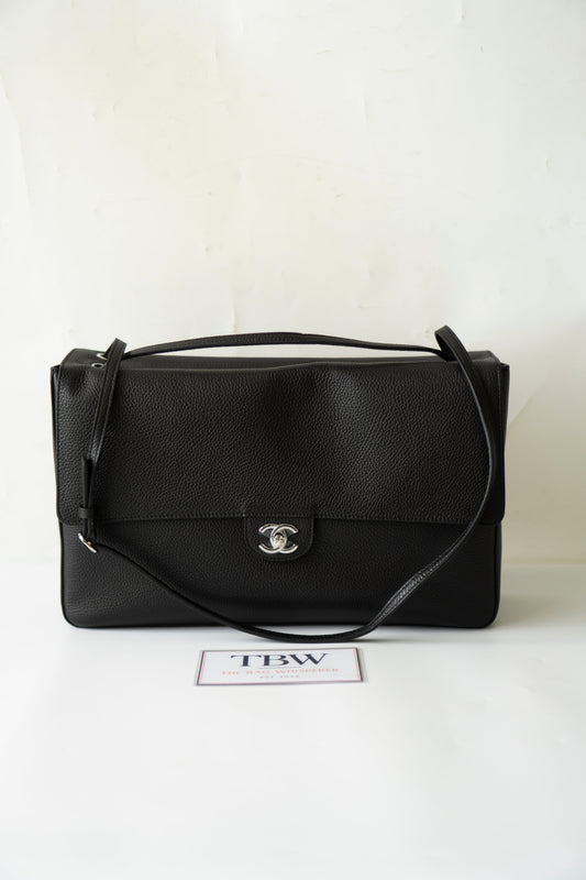 Maxi Flap Black Pebbled Calfskin Leather Silver Hardware