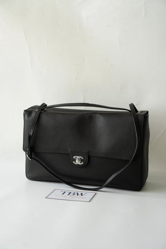 Maxi Flap Black Pebbled Calfskin Leather Gold Hardware