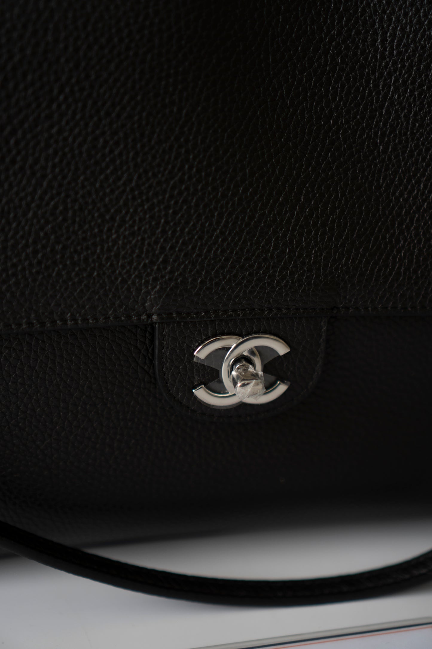Maxi Flap Black Pebbled Calfskin Leather Silver Hardware